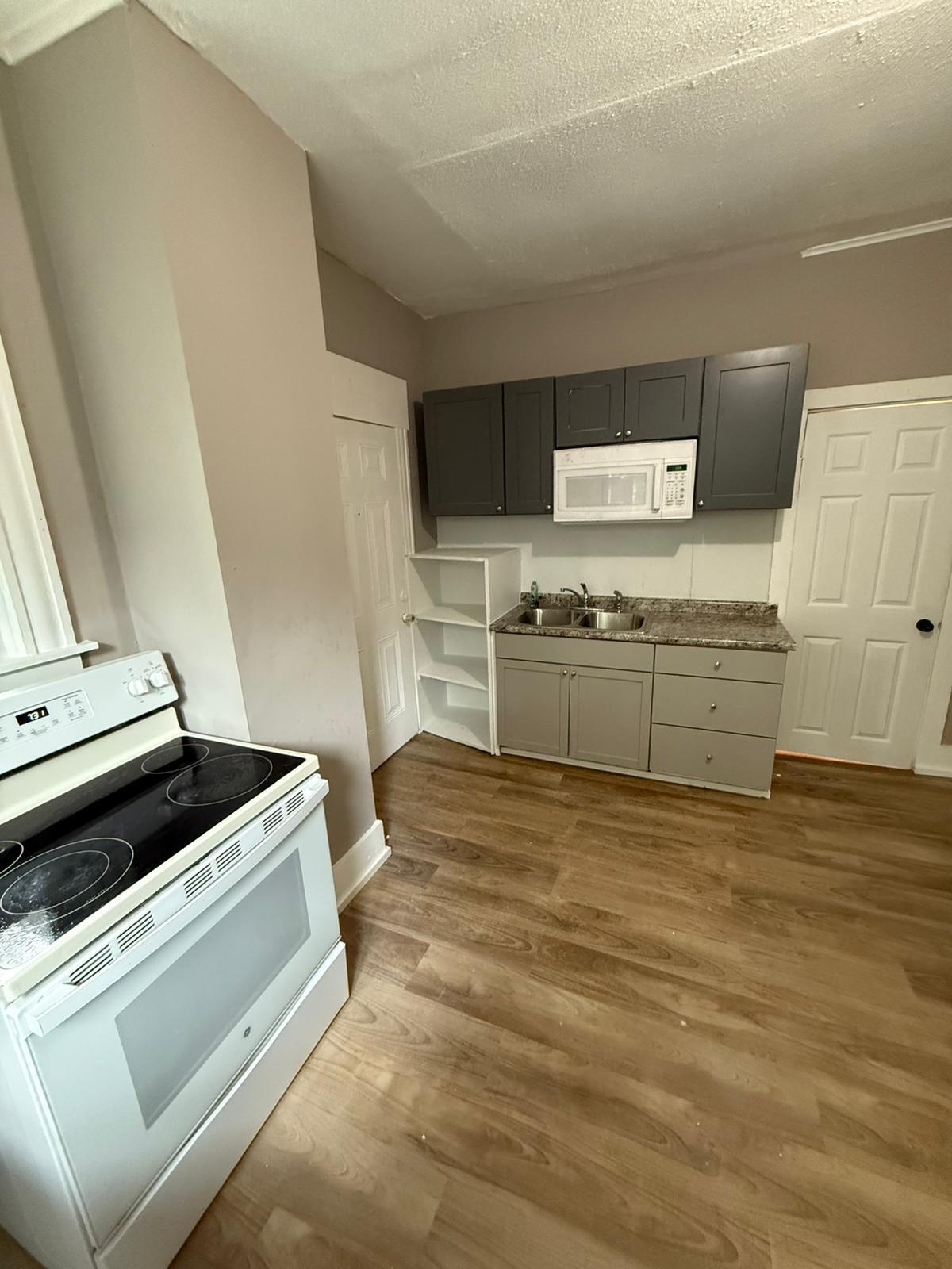 37 Cassilly, Springfield, Ohio 45504