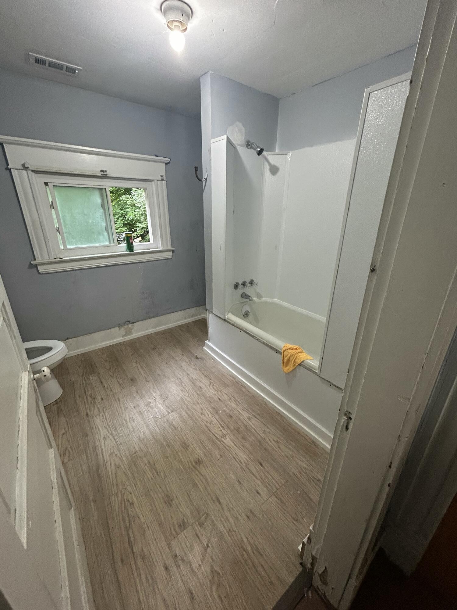 37 Cassilly, Springfield, Ohio 45504