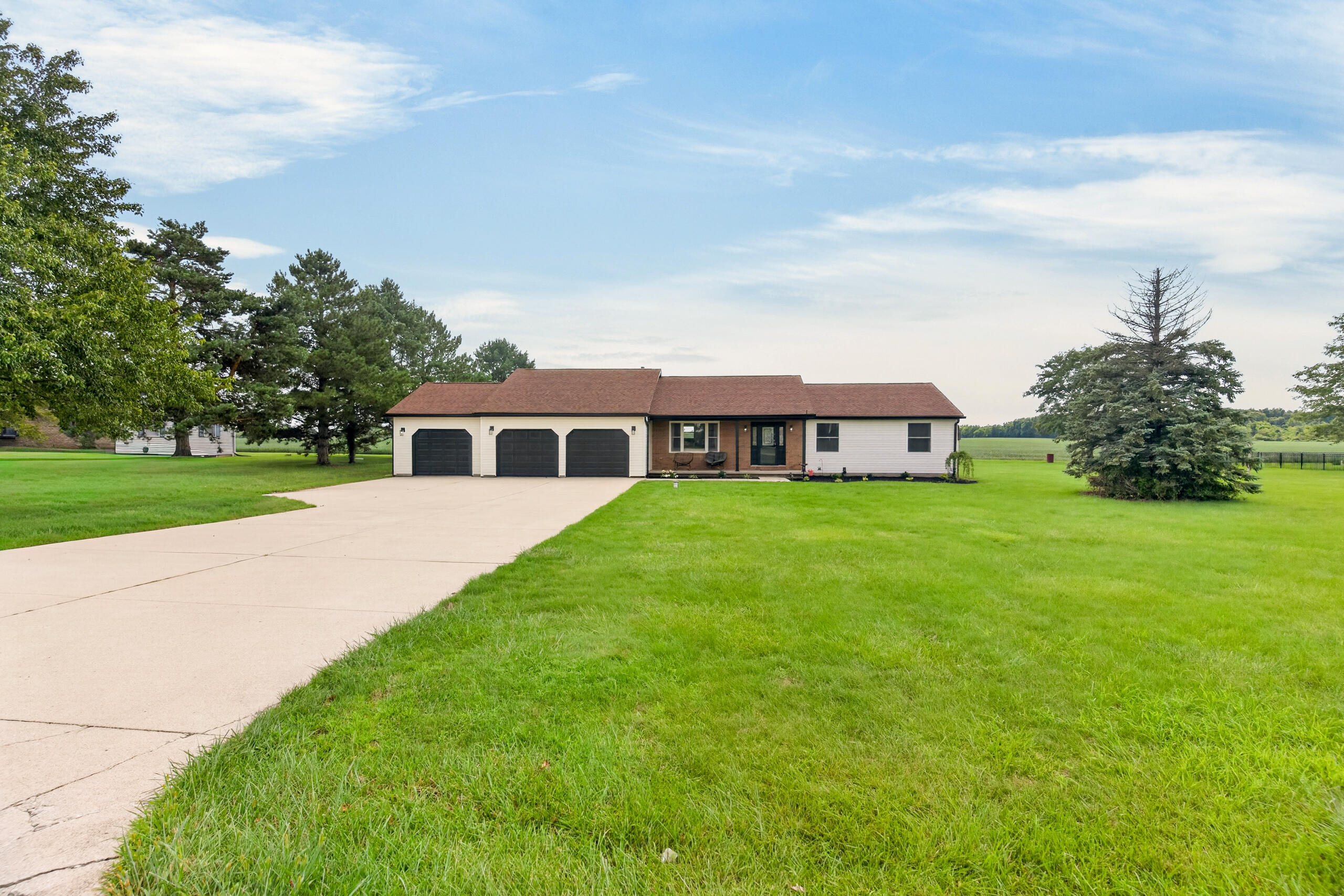 17212 Sharp, Sidney, Ohio 45365