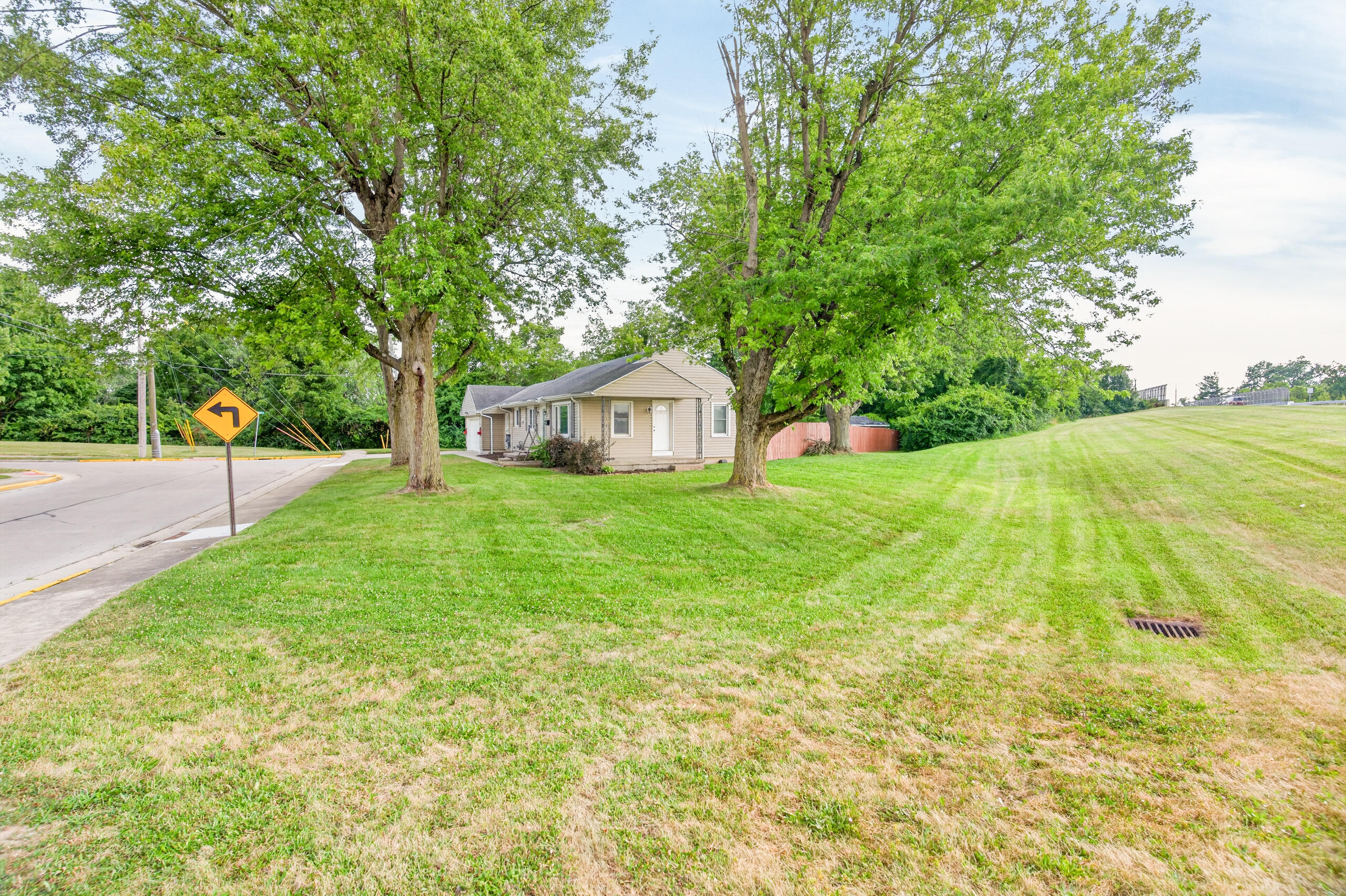 909 Lincoln, Sidney, Ohio 45365