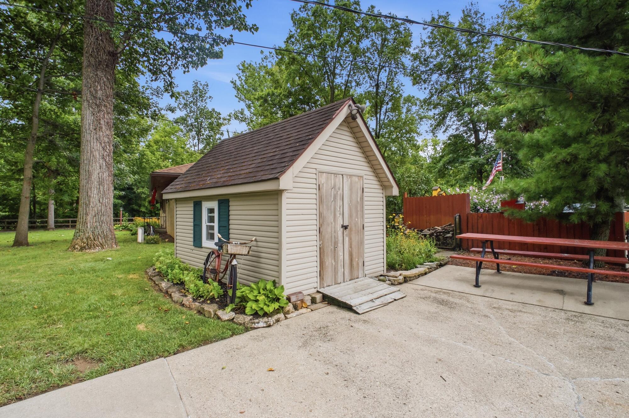 3144 Lark, Springfield, Ohio 45502