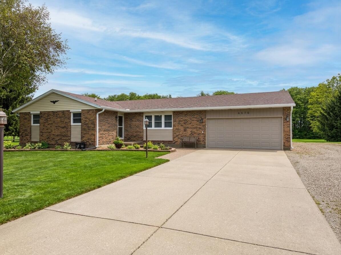 6670 Middle Urbana, Springfield, Ohio 45502
