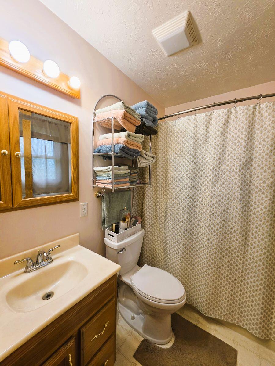 6670 Middle Urbana, Springfield, Ohio 45502