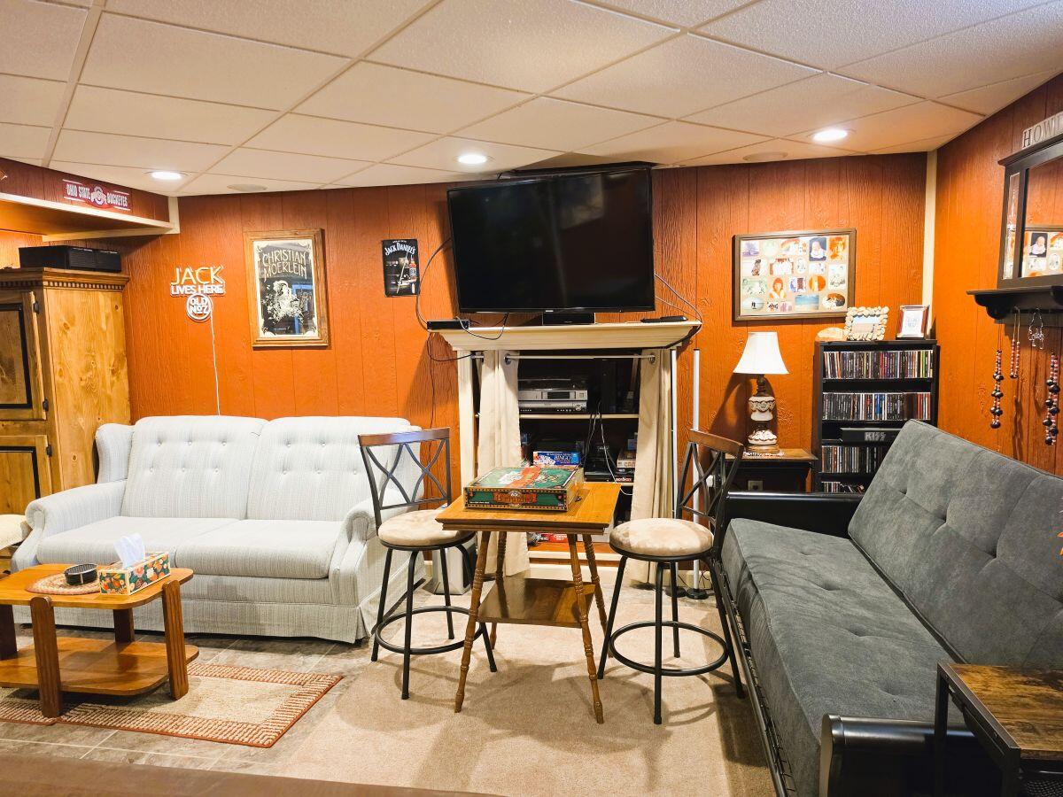 6670 Middle Urbana, Springfield, Ohio 45502