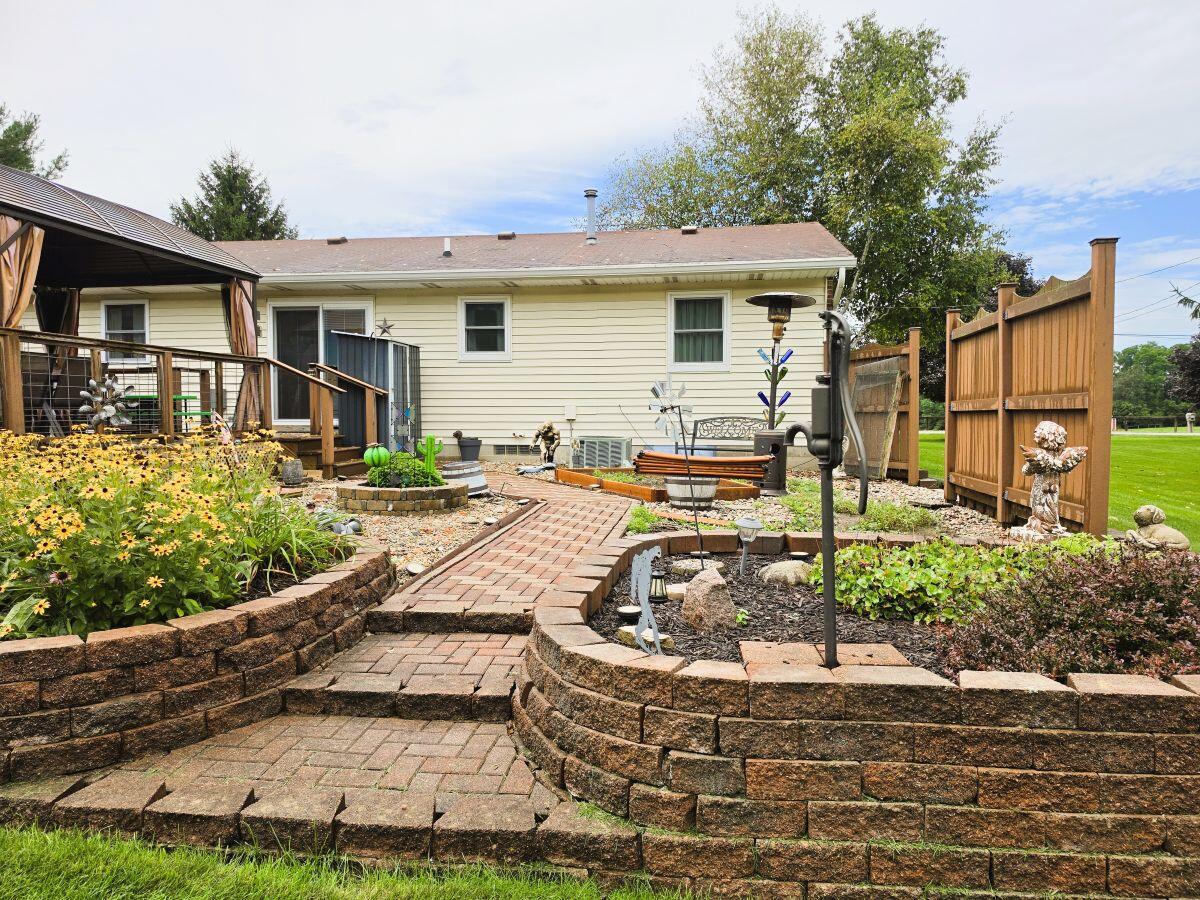 6670 Middle Urbana, Springfield, Ohio 45502