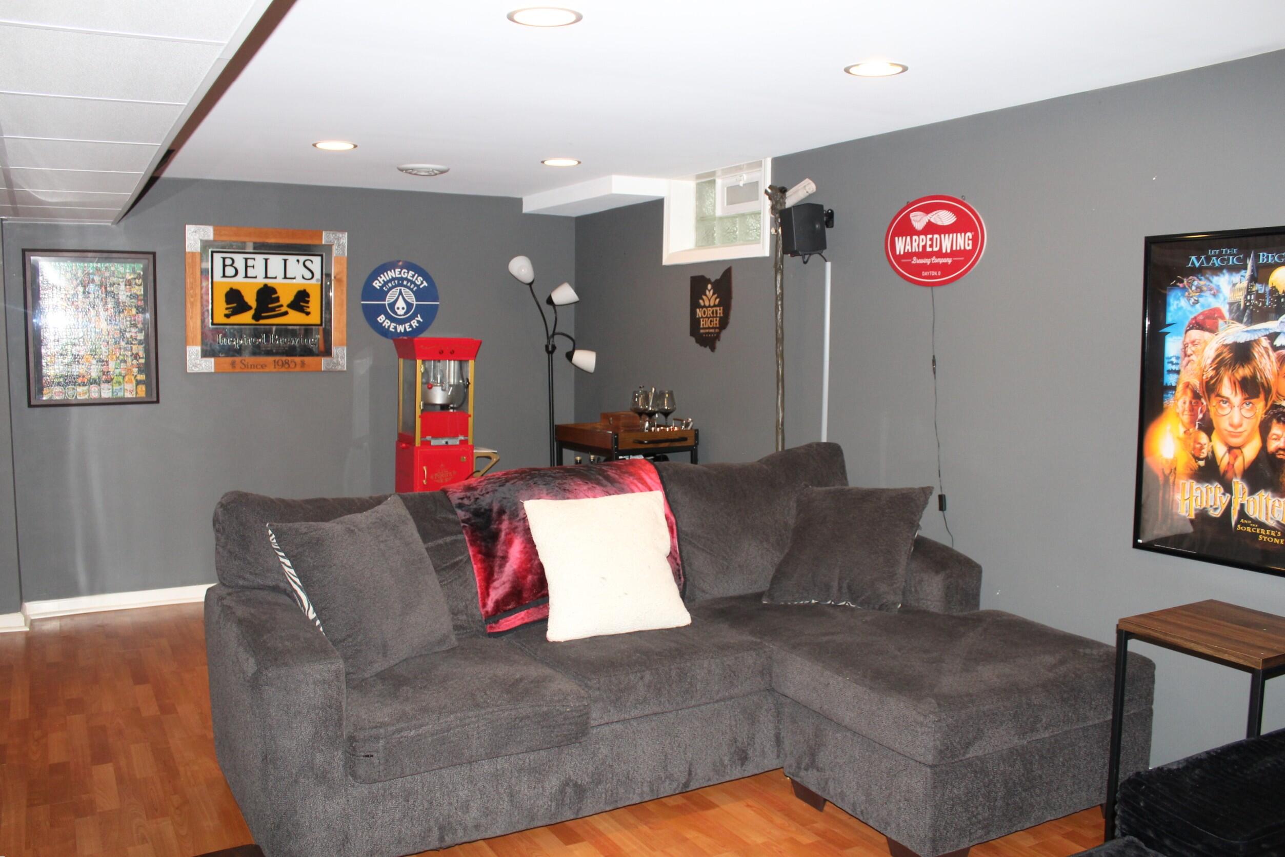 1800 Pembrook, Springfield, Ohio 45504