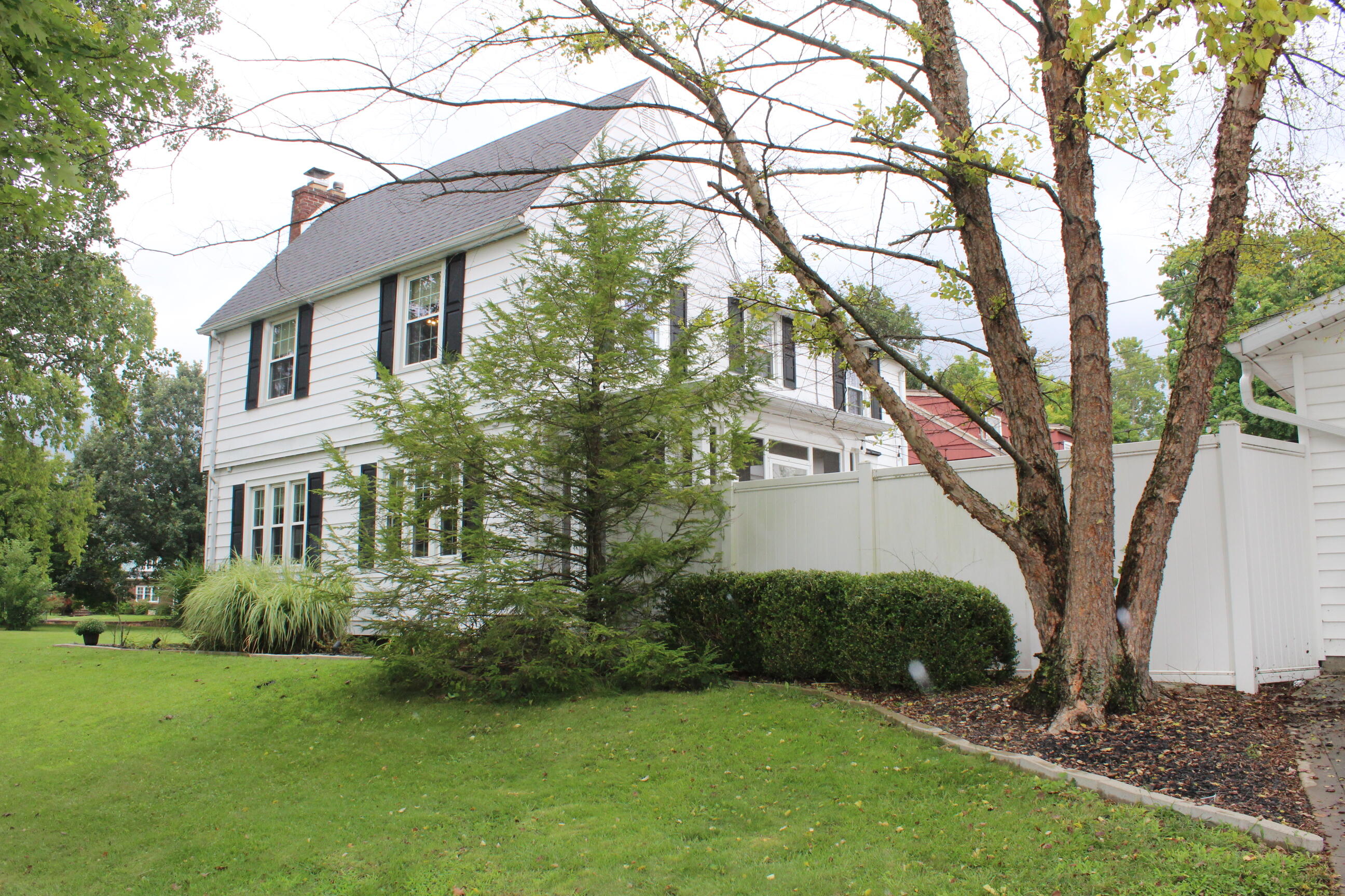 1800 Pembrook, Springfield, Ohio 45504