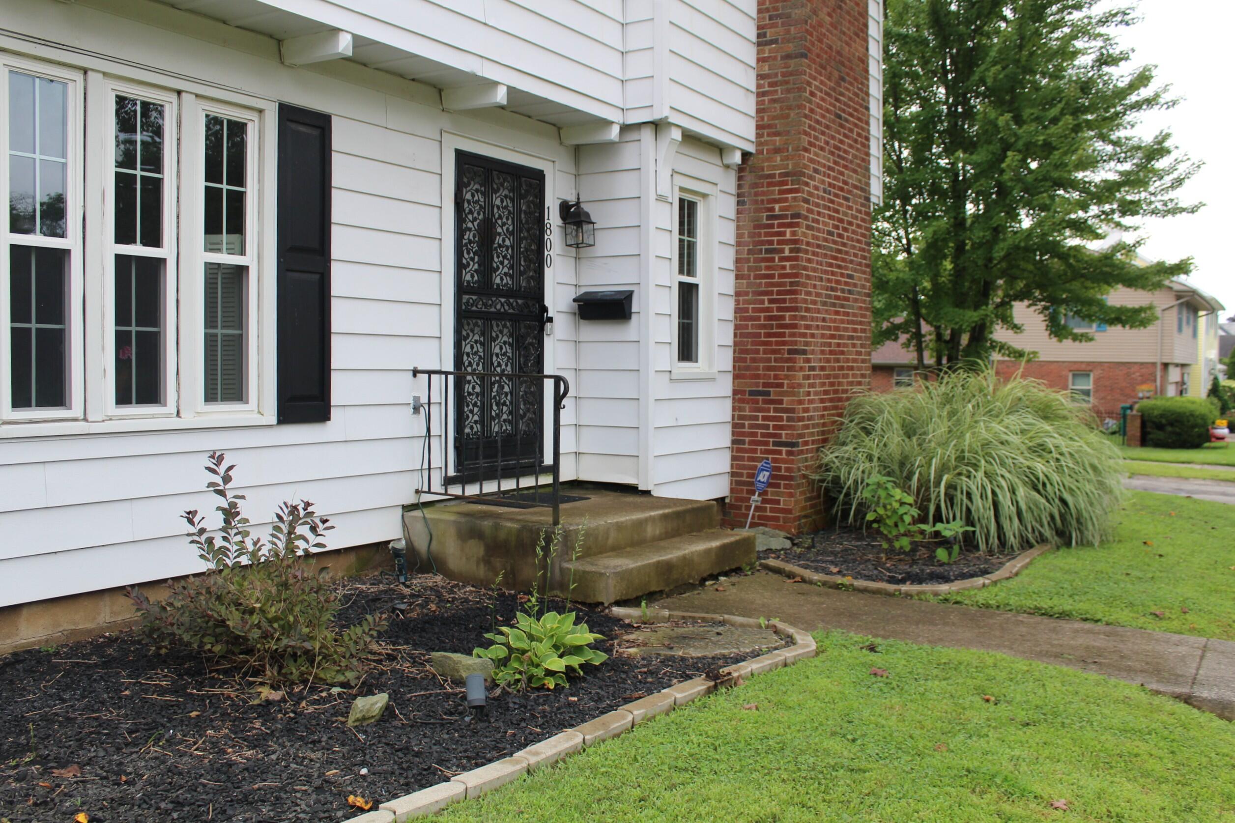 1800 Pembrook, Springfield, Ohio 45504