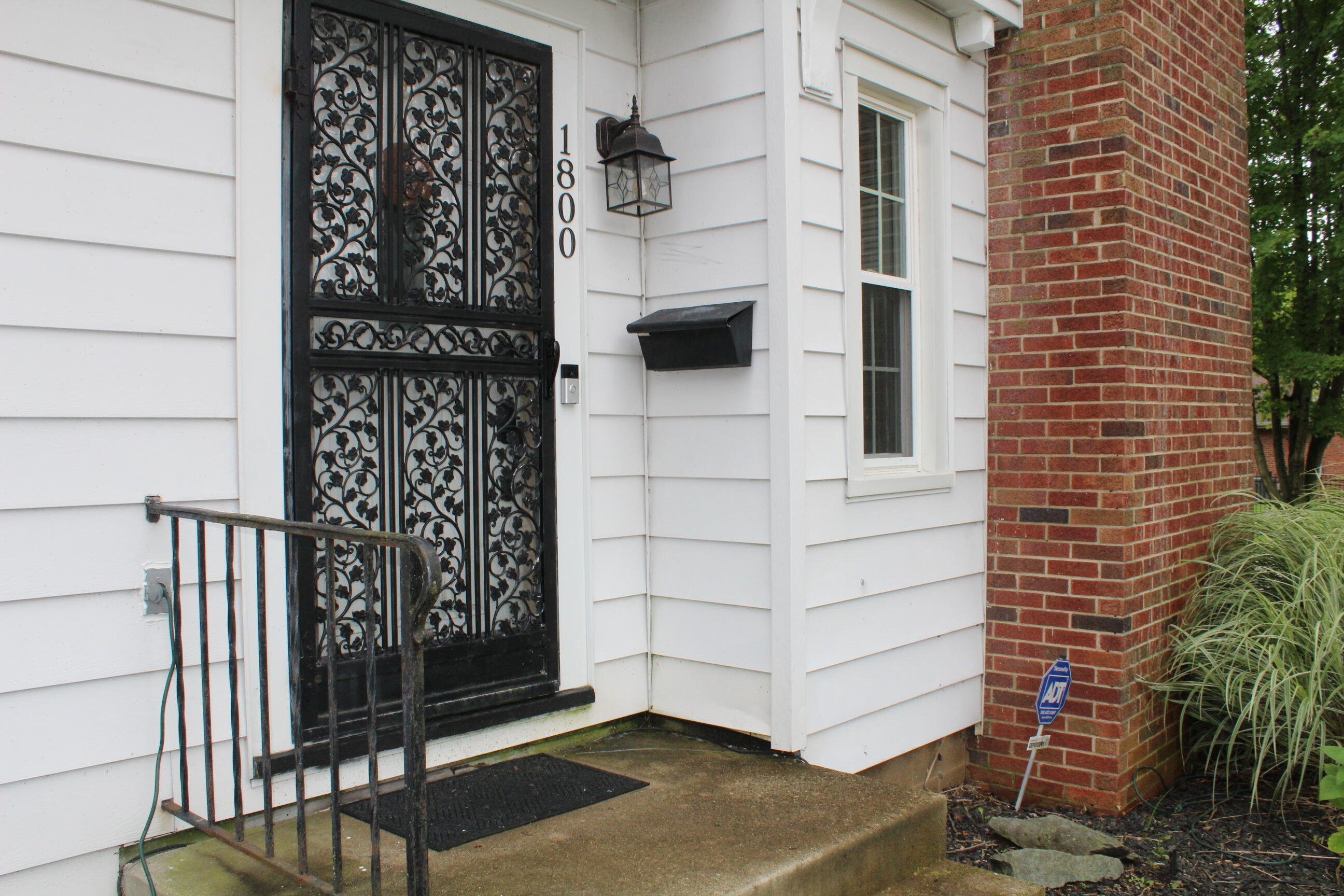 1800 Pembrook, Springfield, Ohio 45504