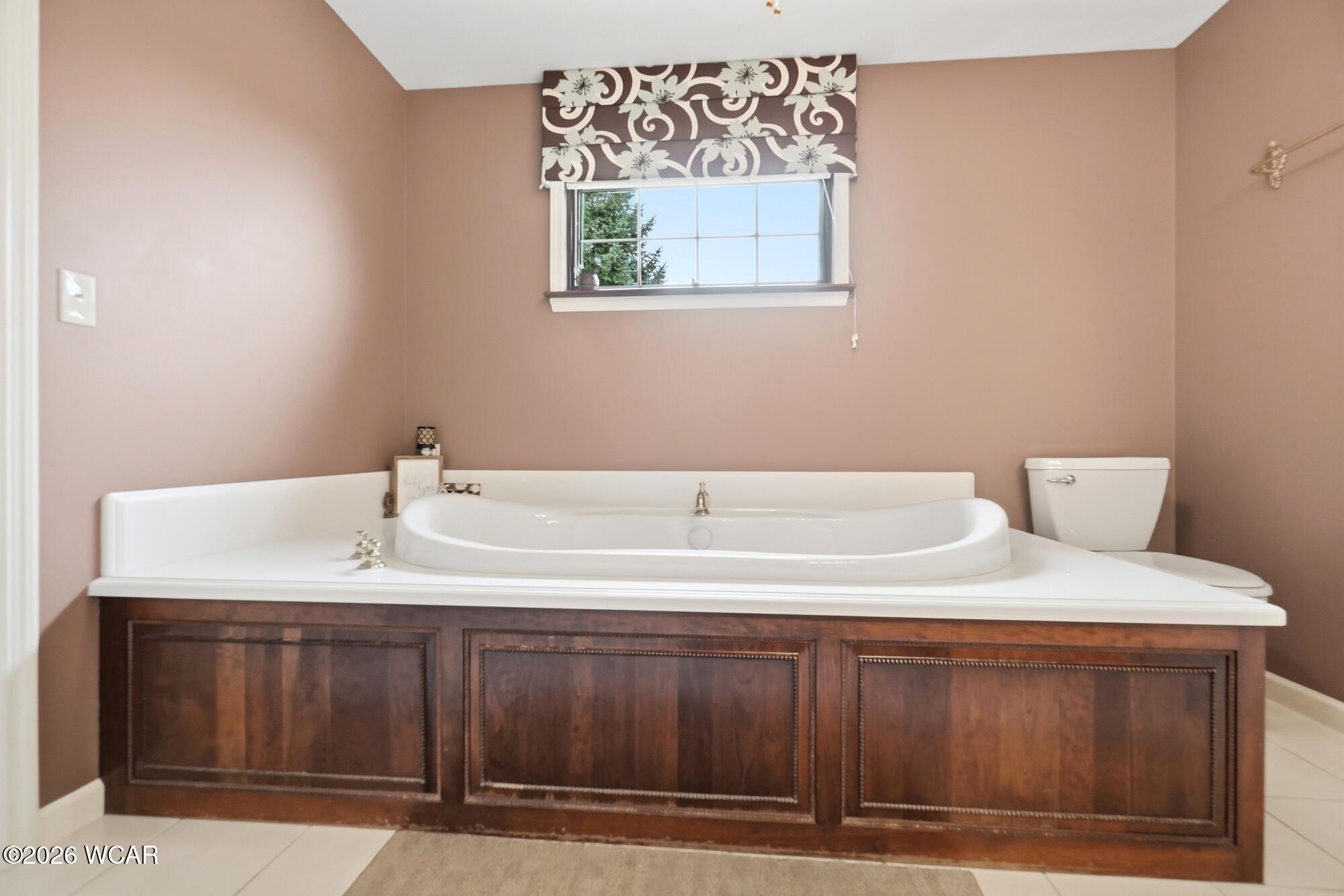 1518 Chancellor Drive, Elida, Ohio
