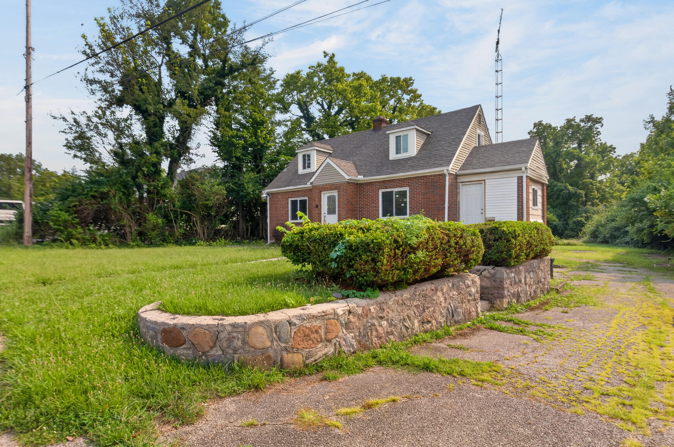 6937 Main, Dayton, Ohio 45415