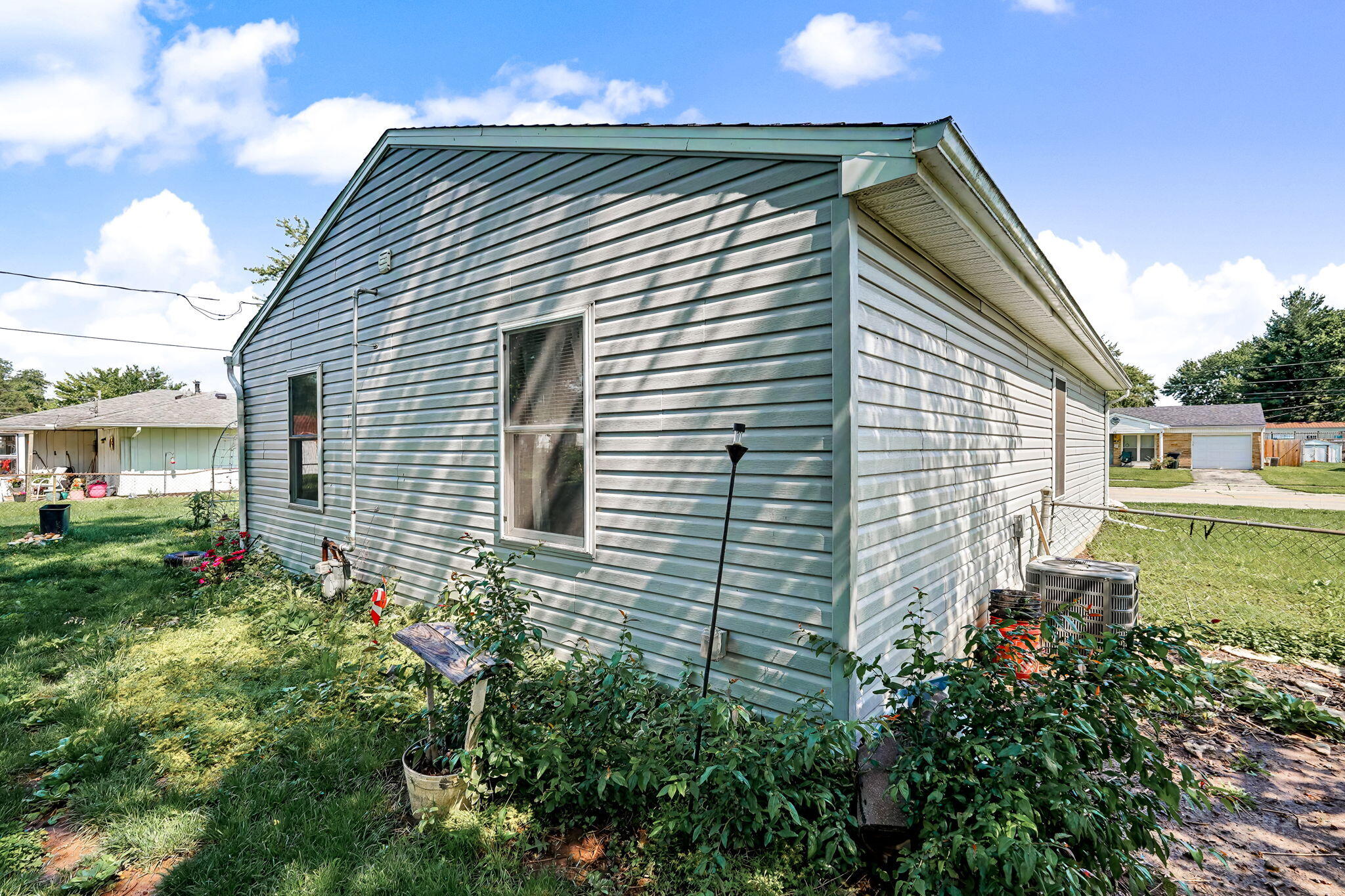 37 Weinland, New Carlisle, Ohio 45344