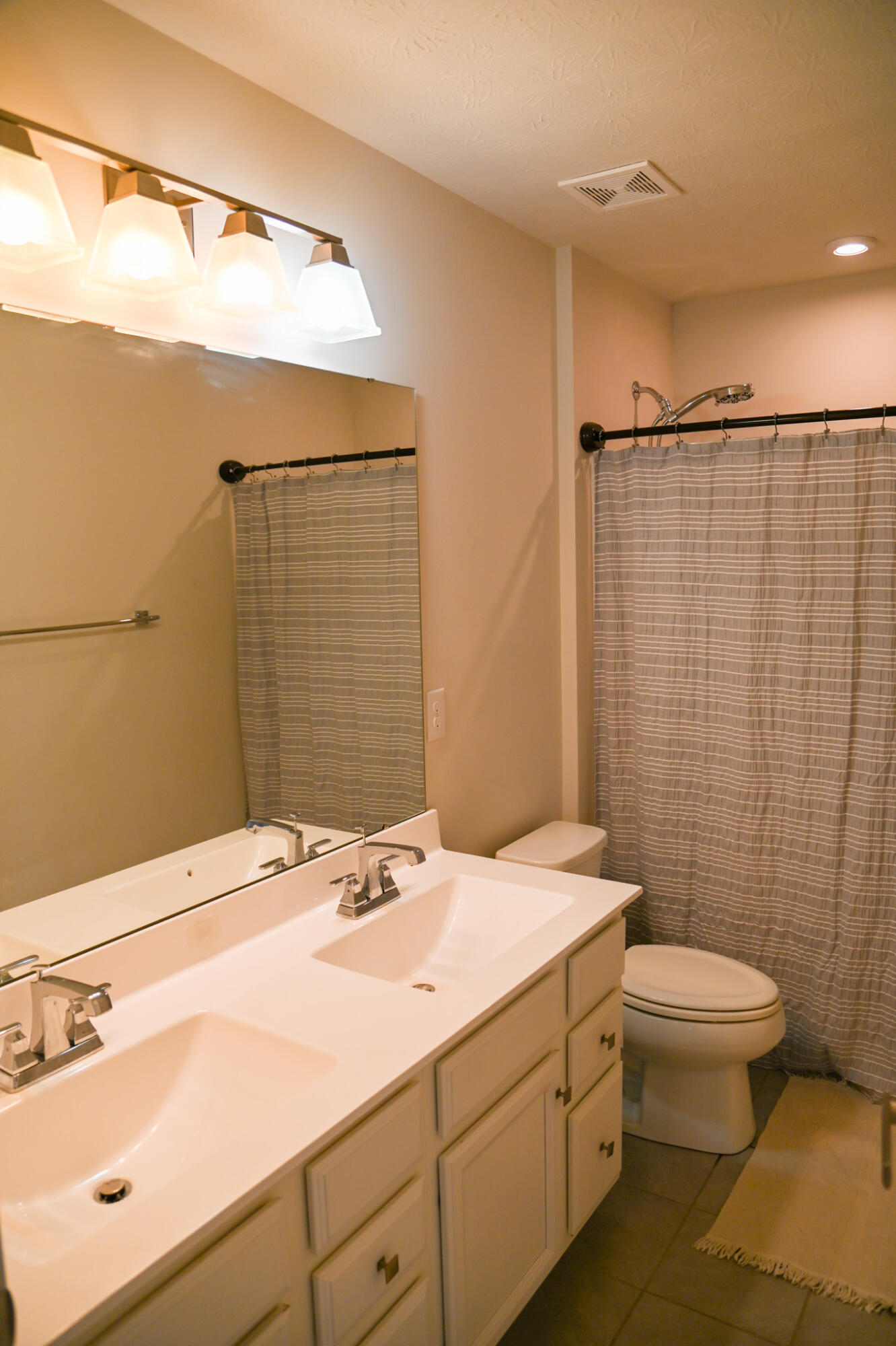 3258 Heatherstone, Troy, Ohio 45373