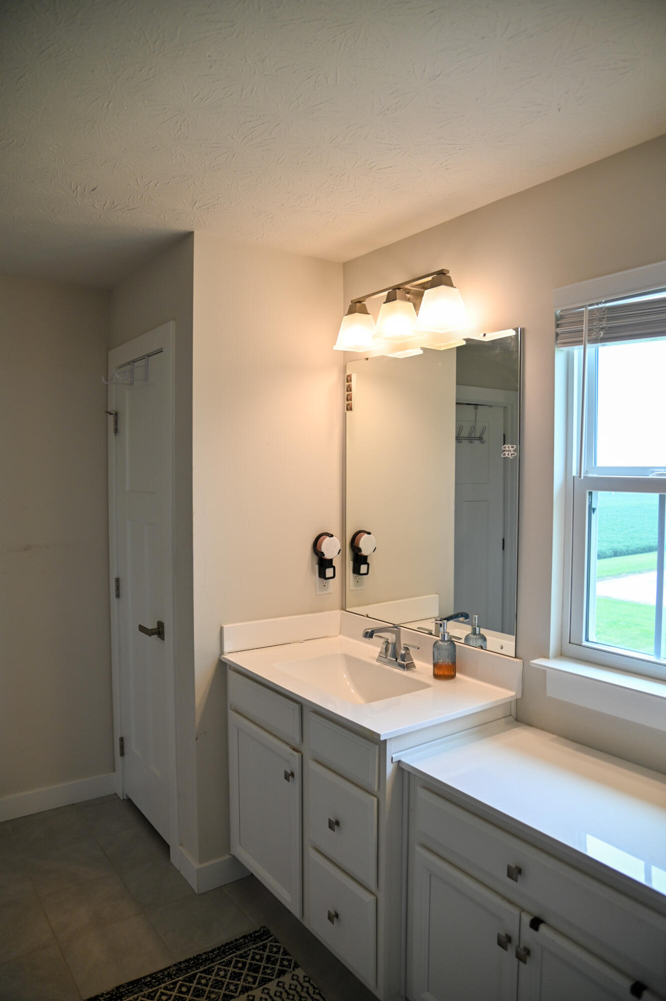 3258 Heatherstone, Troy, Ohio 45373