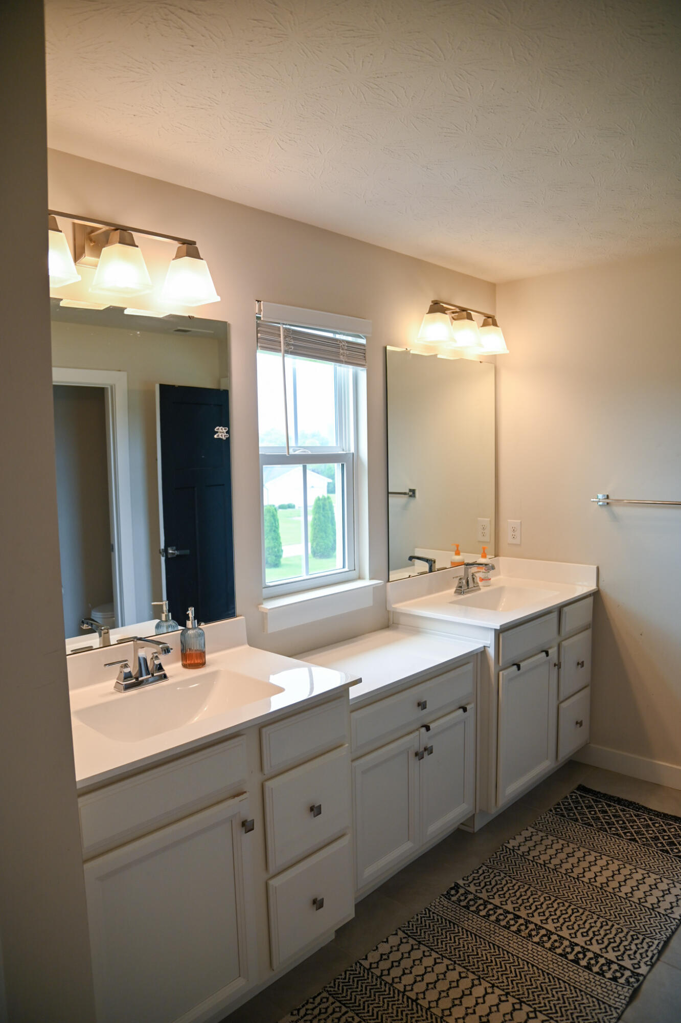3258 Heatherstone, Troy, Ohio 45373