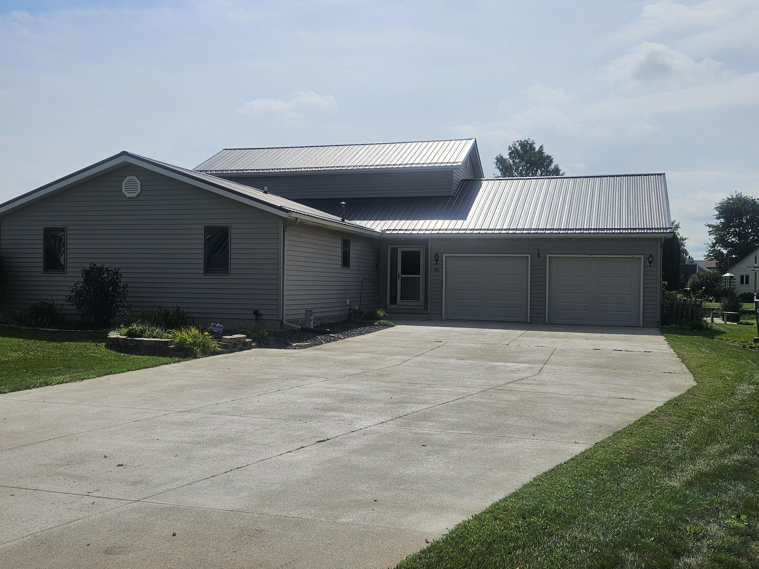 95 Southmoor Shores, Saint Marys, Ohio 45885