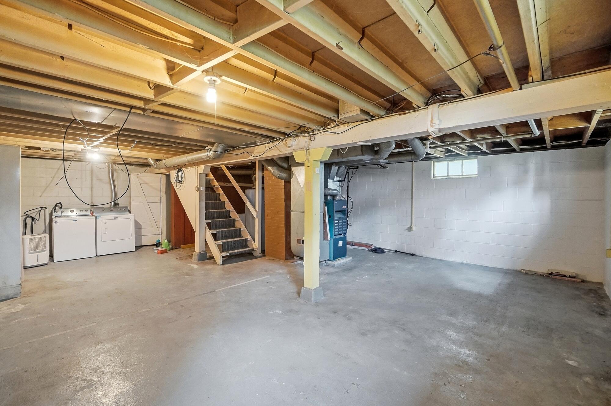 1027 Burnett, Springfield, Ohio 45503