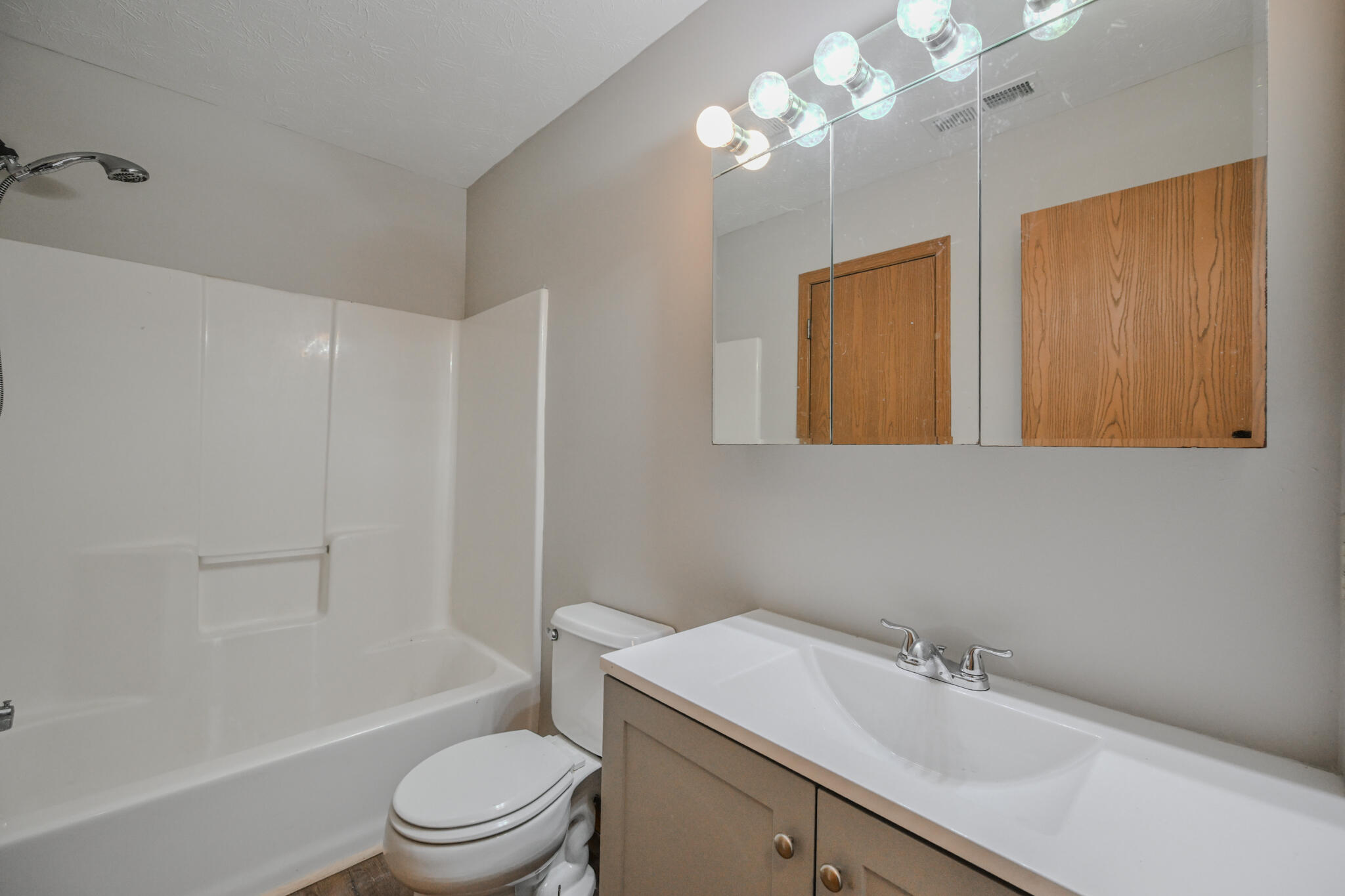 2160 Amarillo, Springfield, Ohio 45503