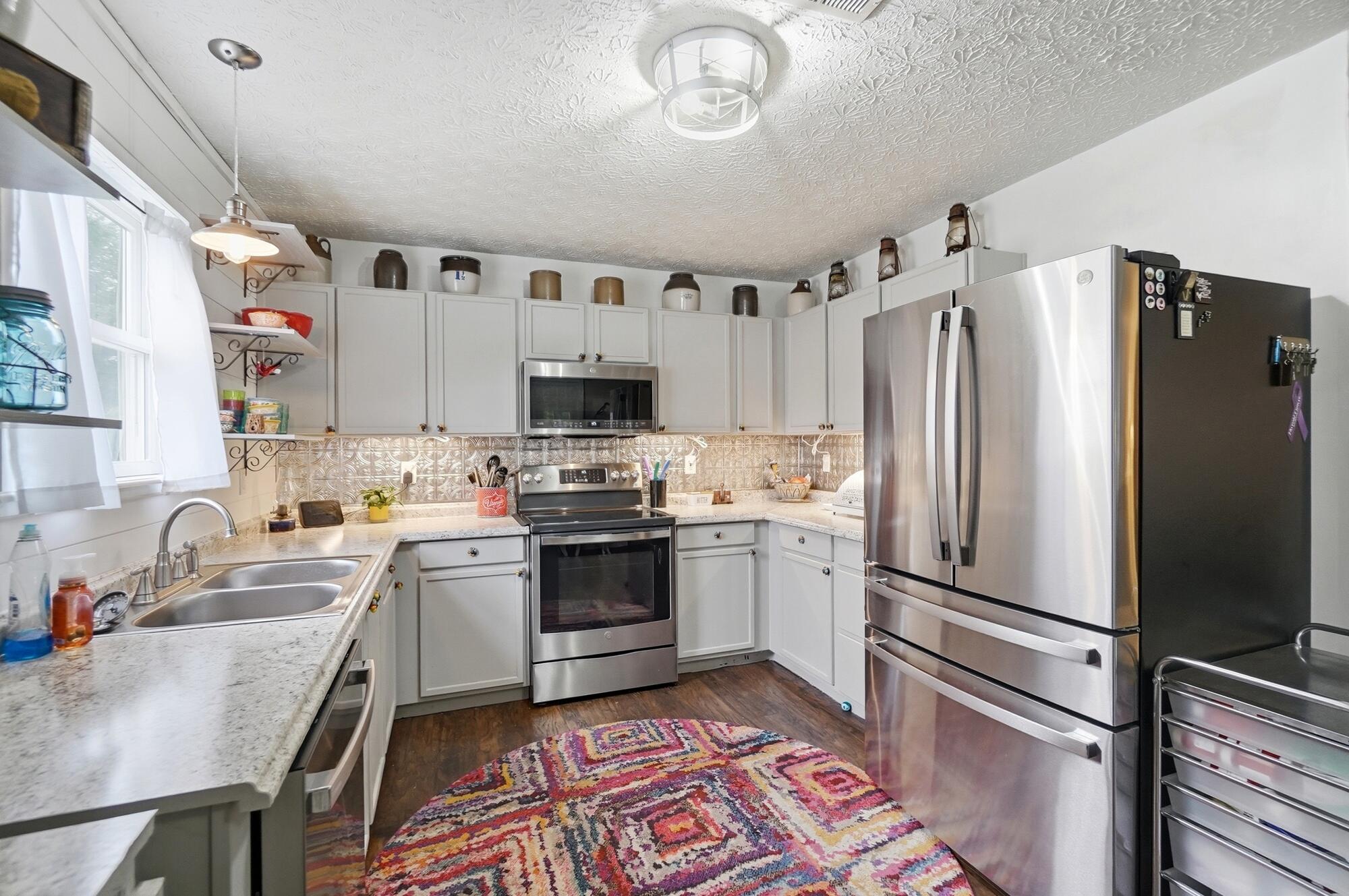 1047 Braxton, London, Ohio 43140