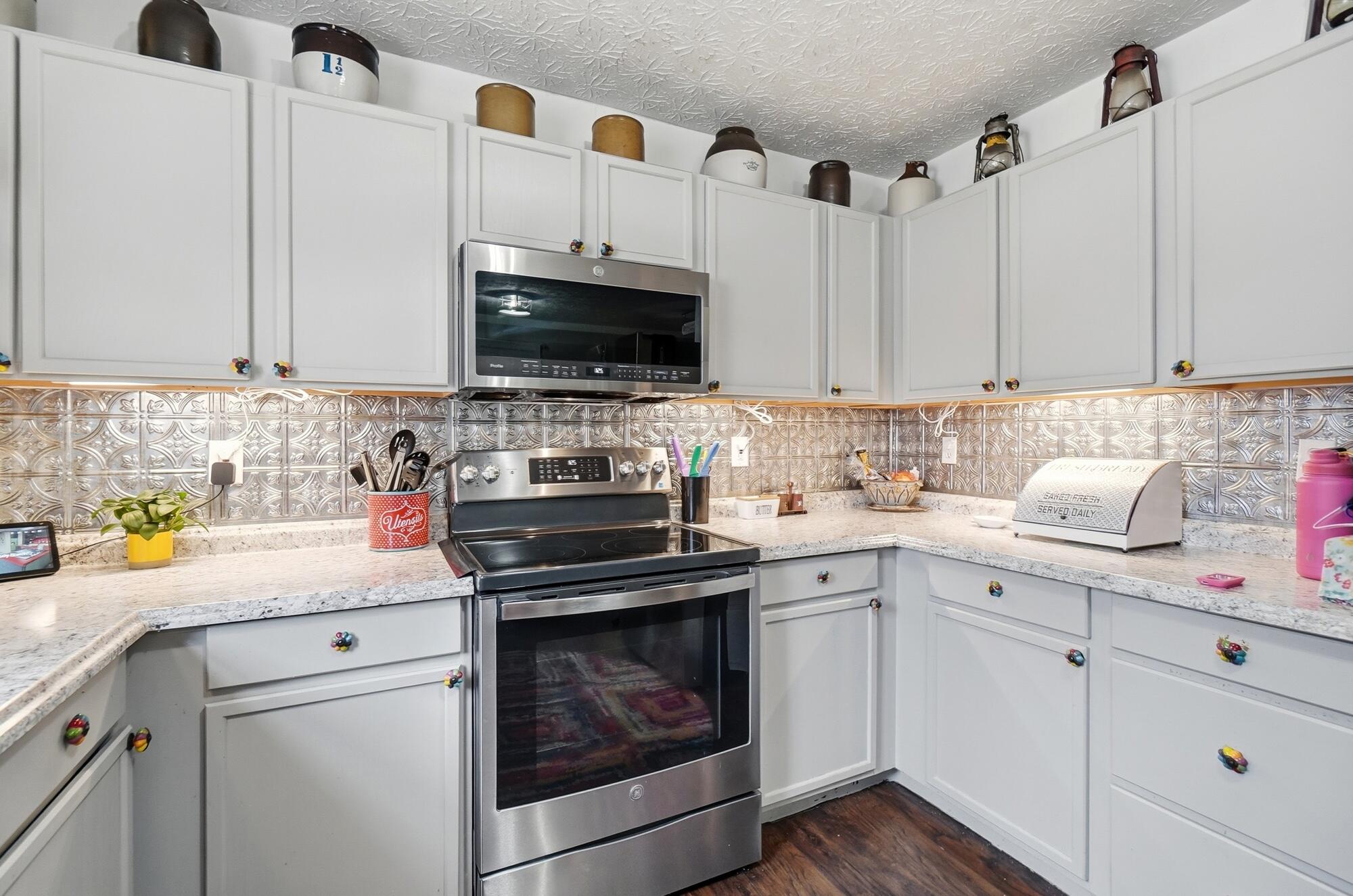 1047 Braxton, London, Ohio 43140