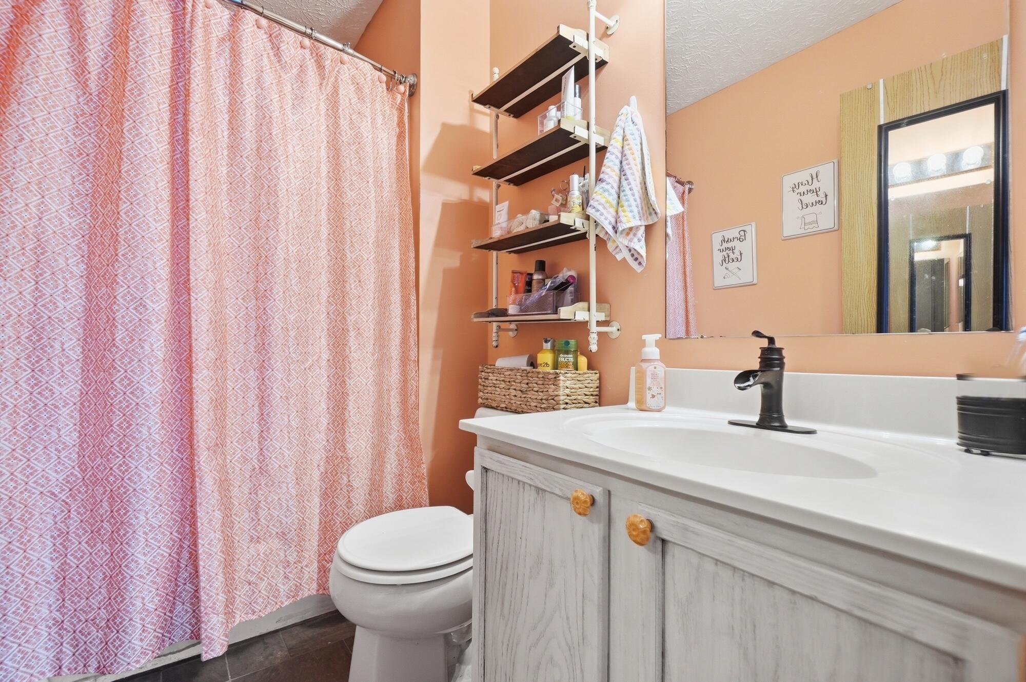 1047 Braxton, London, Ohio 43140