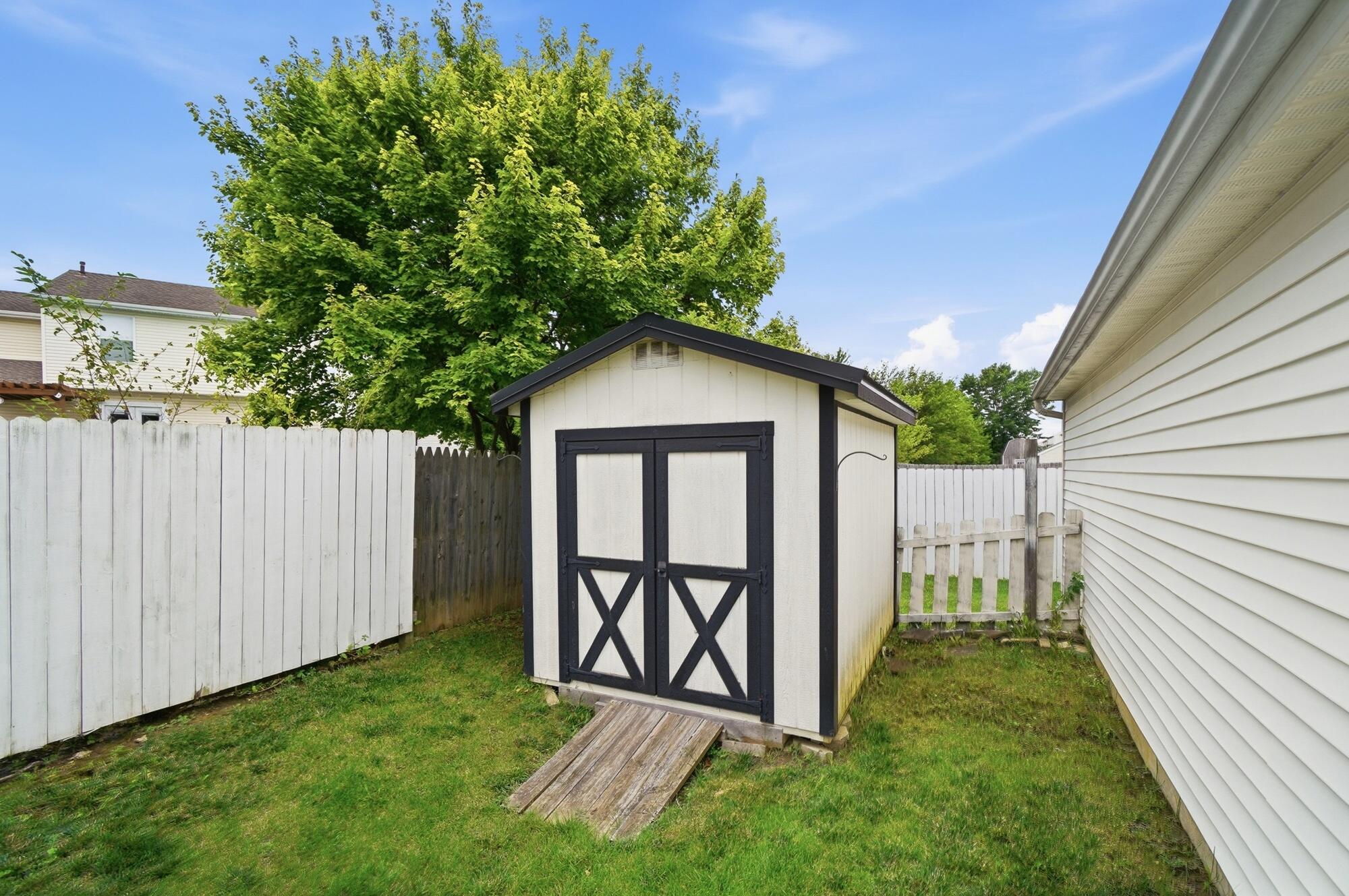 1047 Braxton, London, Ohio 43140