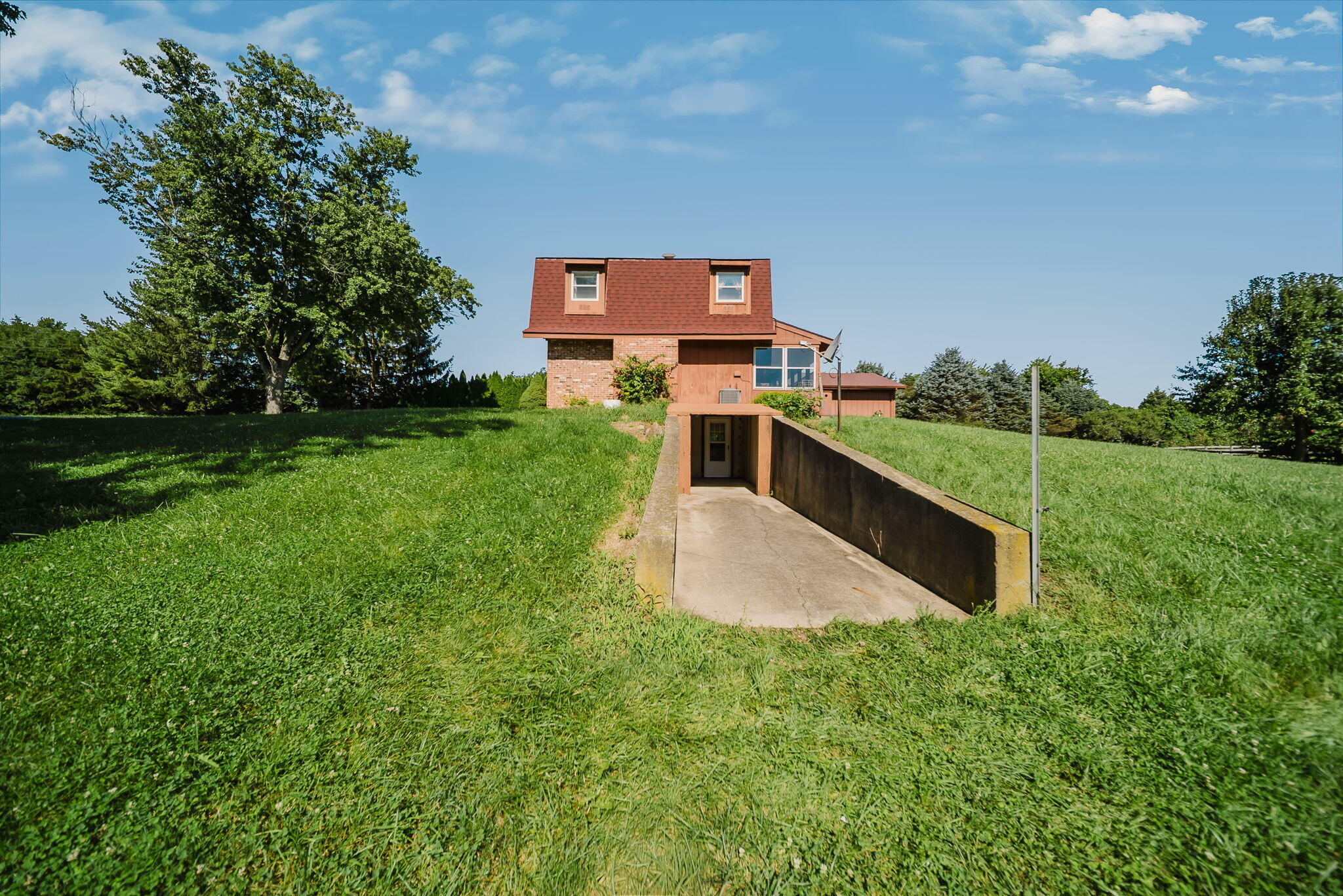 865 Geiserman, Piqua, Ohio 45356