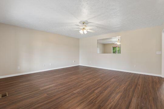 384 Bishop, London, Ohio 43140