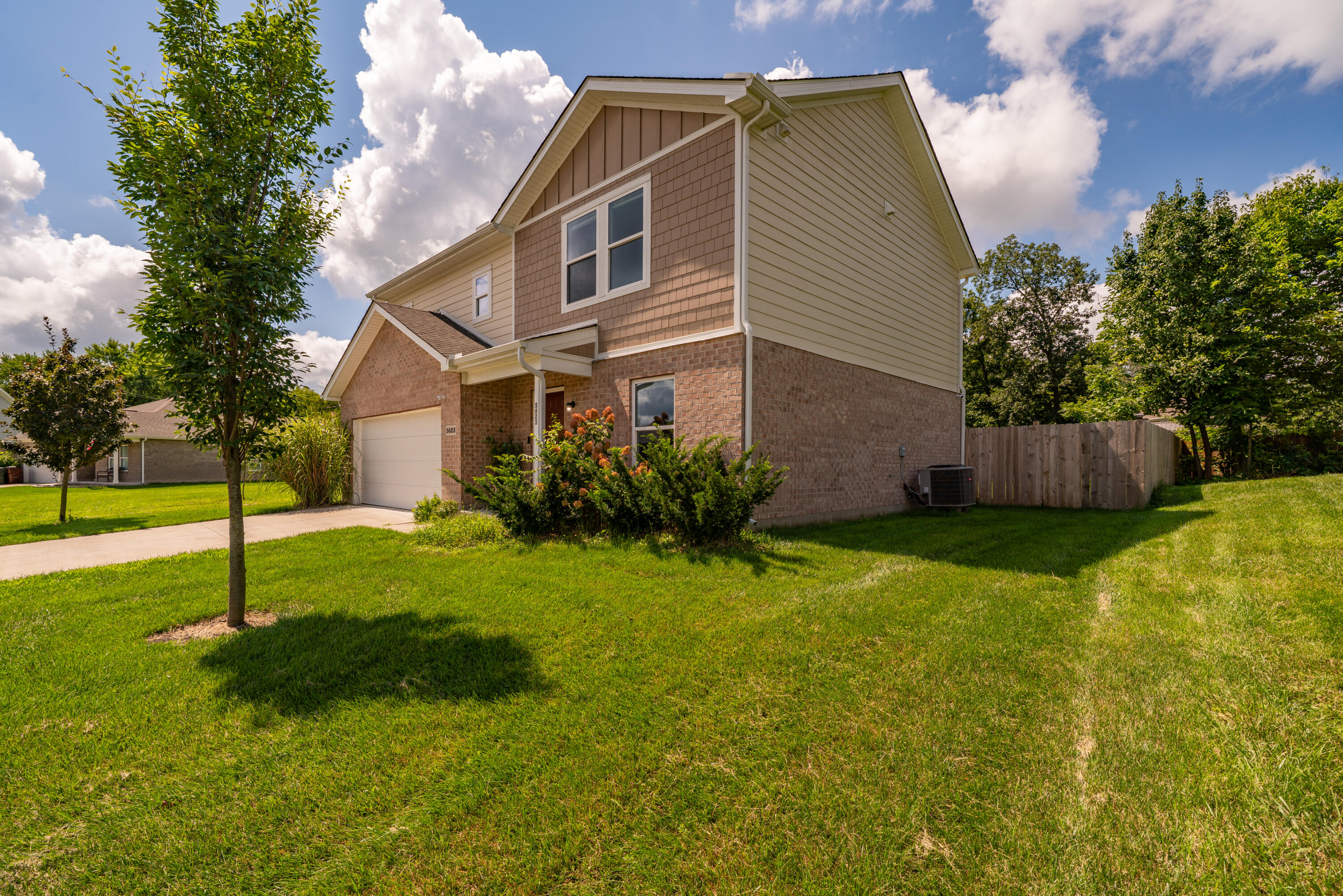 5623 Moss Creek, Clayton, Ohio 45315