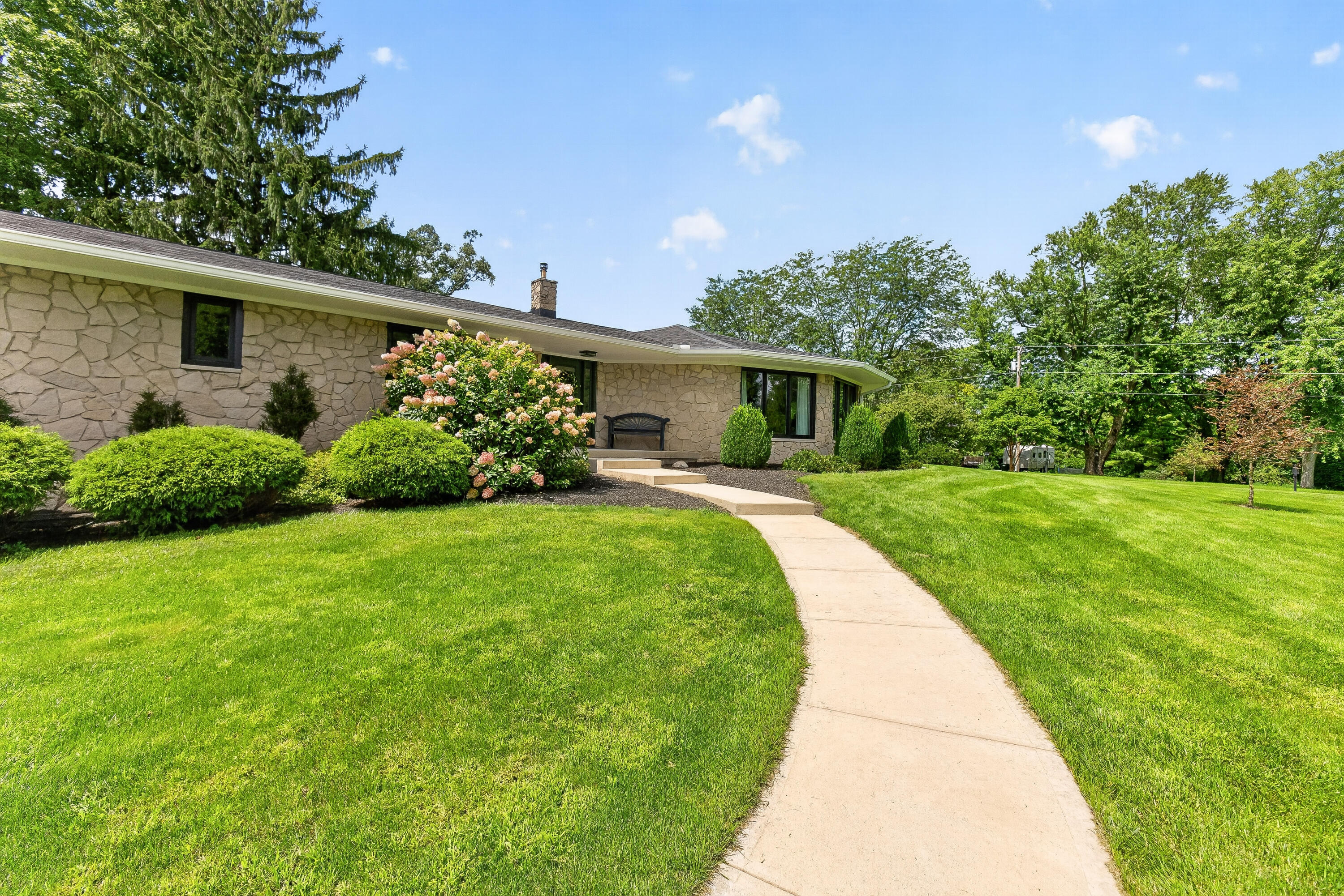 87 Virginia, West Liberty, Ohio 43357