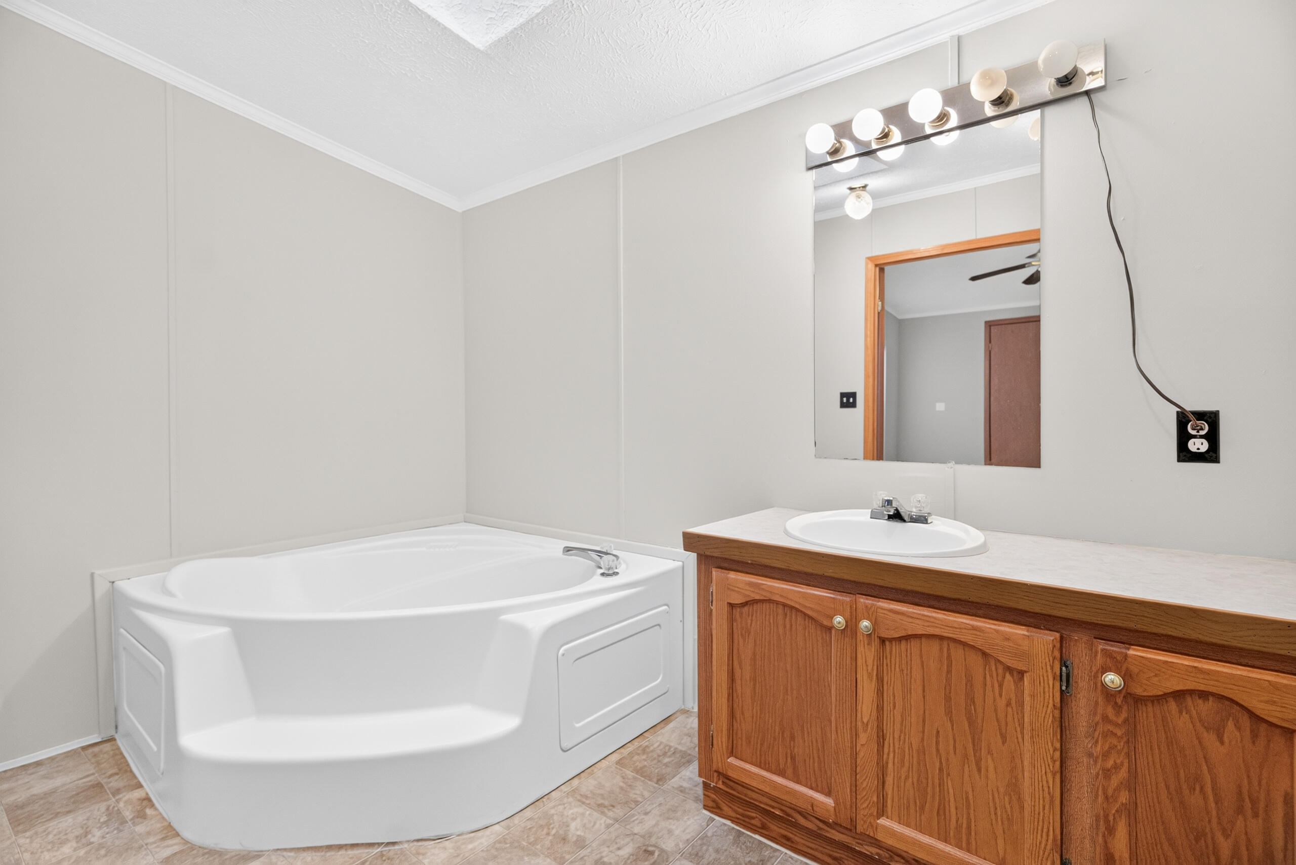 1198 Apple Blossom, Sidney, Ohio 45365