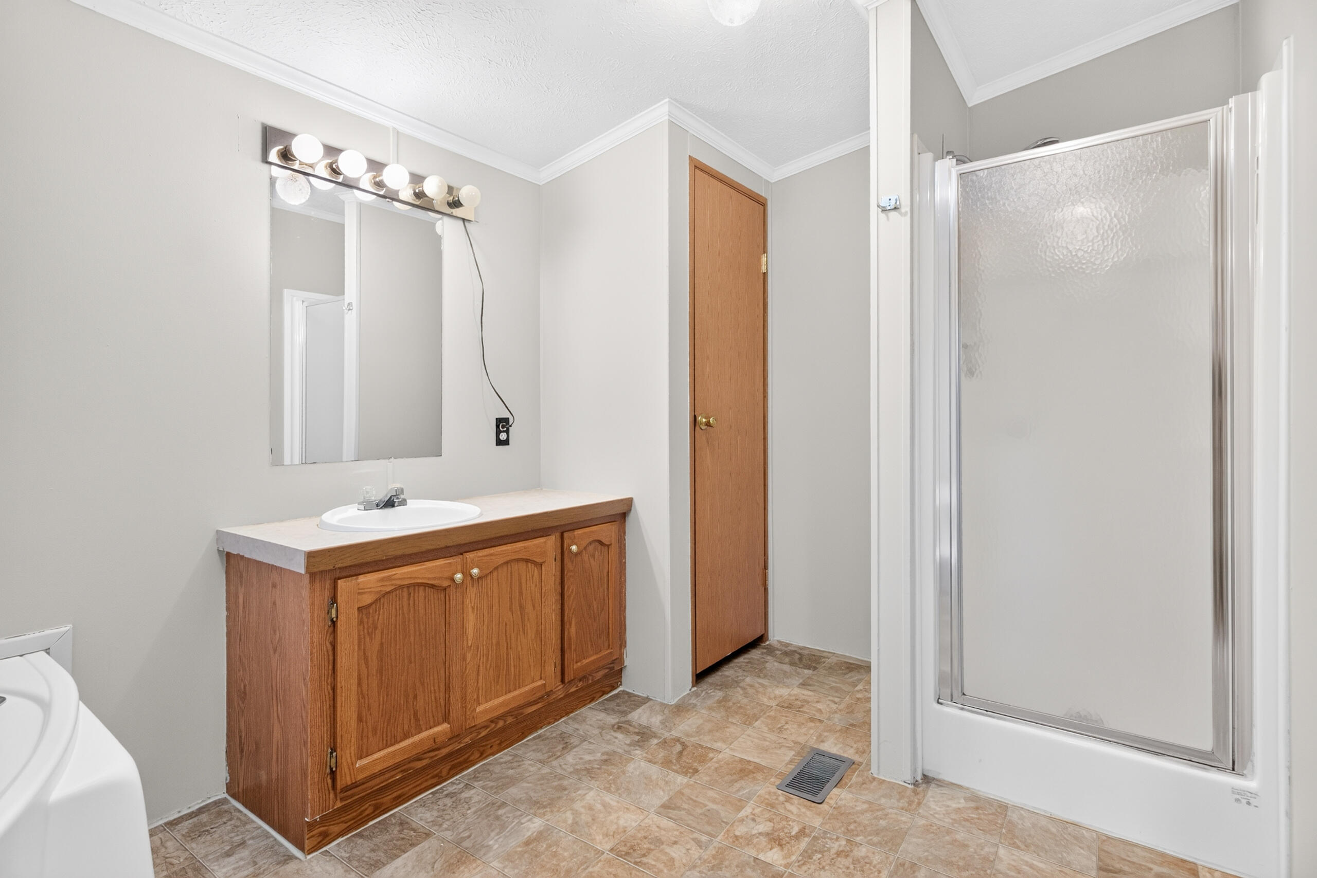 1198 Apple Blossom, Sidney, Ohio 45365