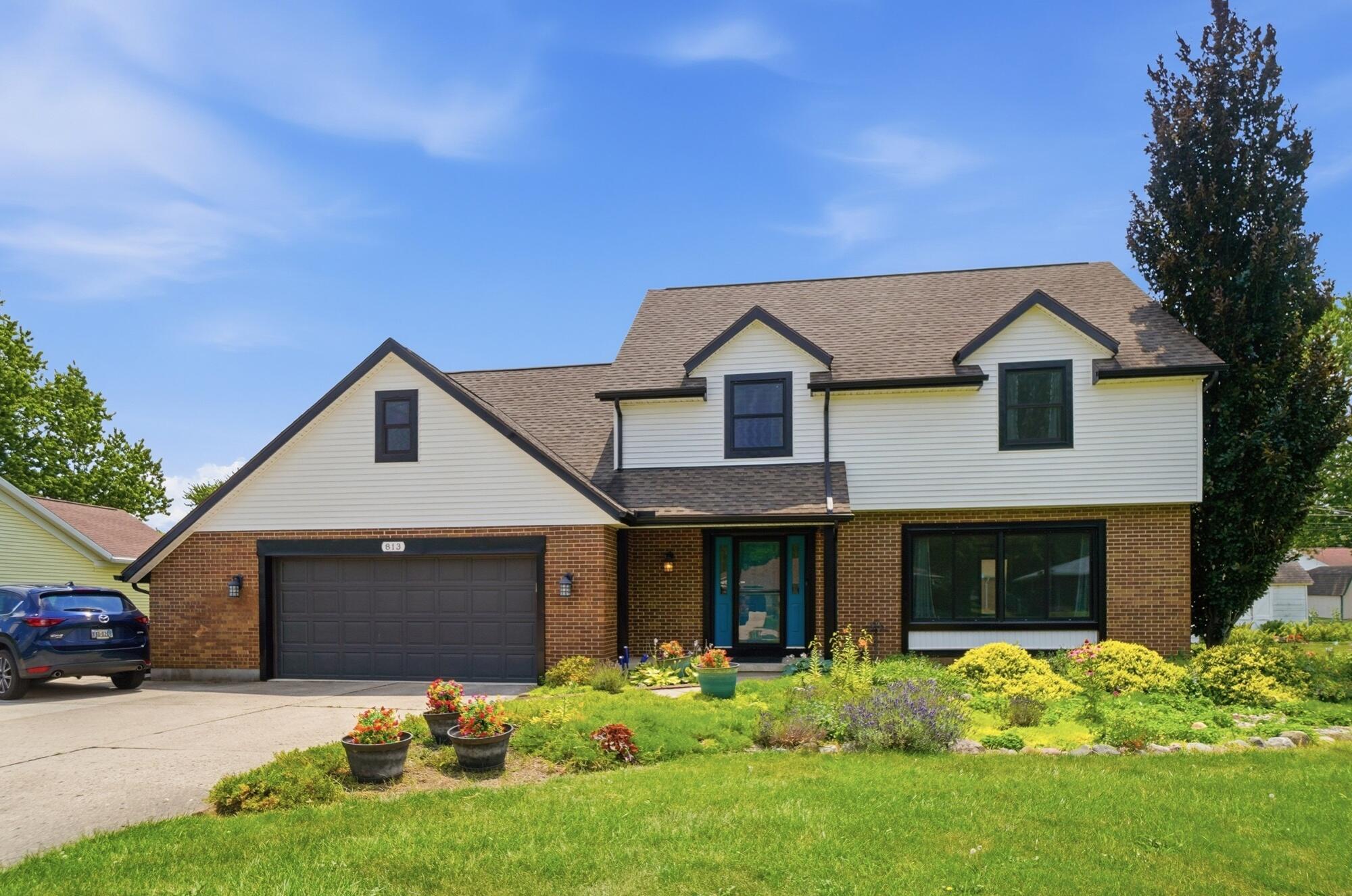 813 Circle, Wapakoneta, Ohio 45895