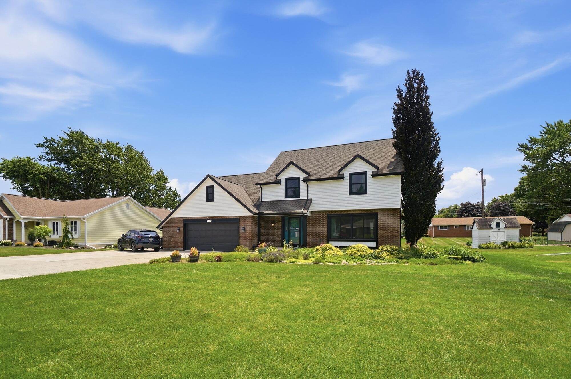 813 Circle, Wapakoneta, Ohio 45895