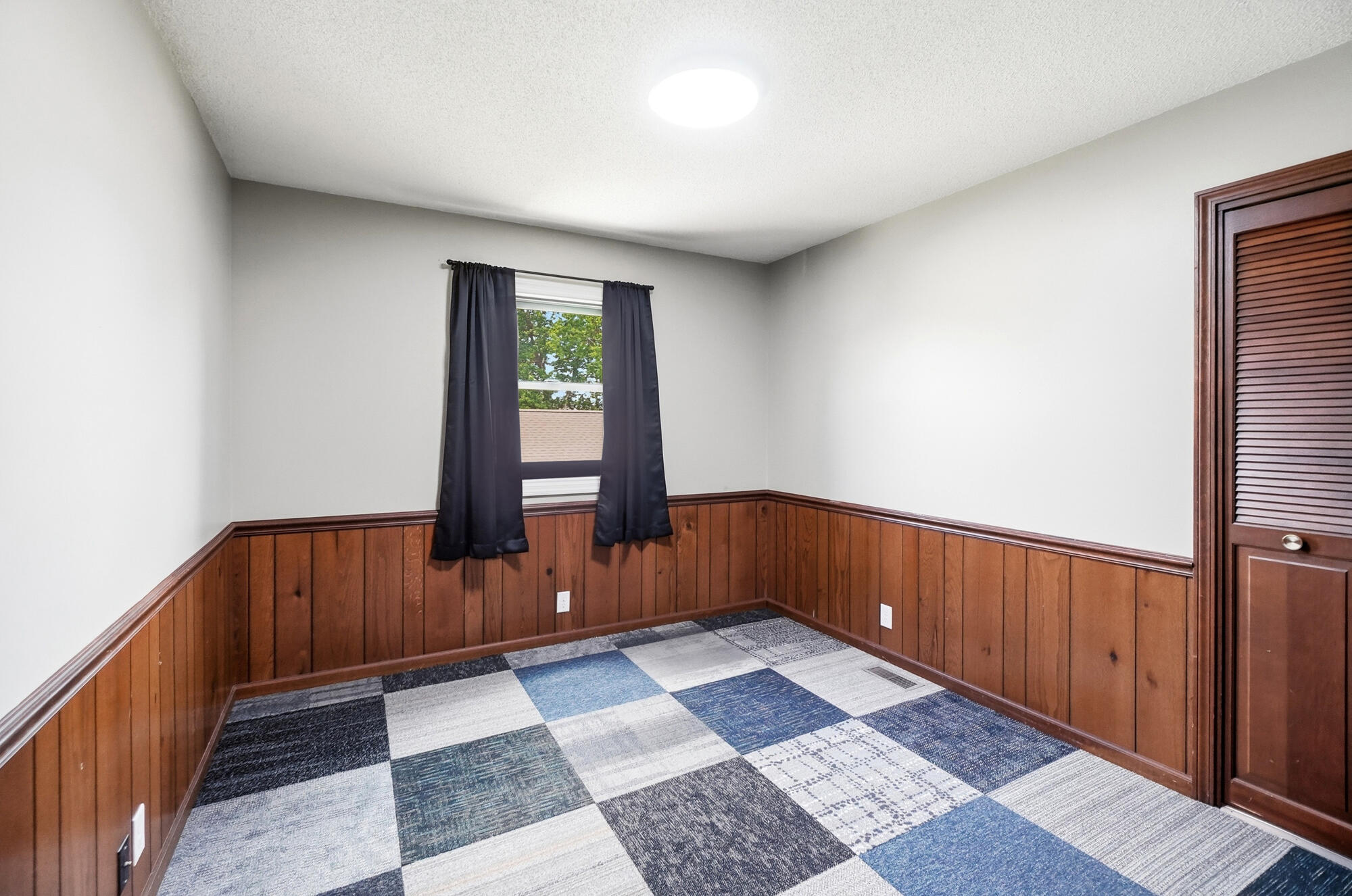 813 Circle, Wapakoneta, Ohio 45895