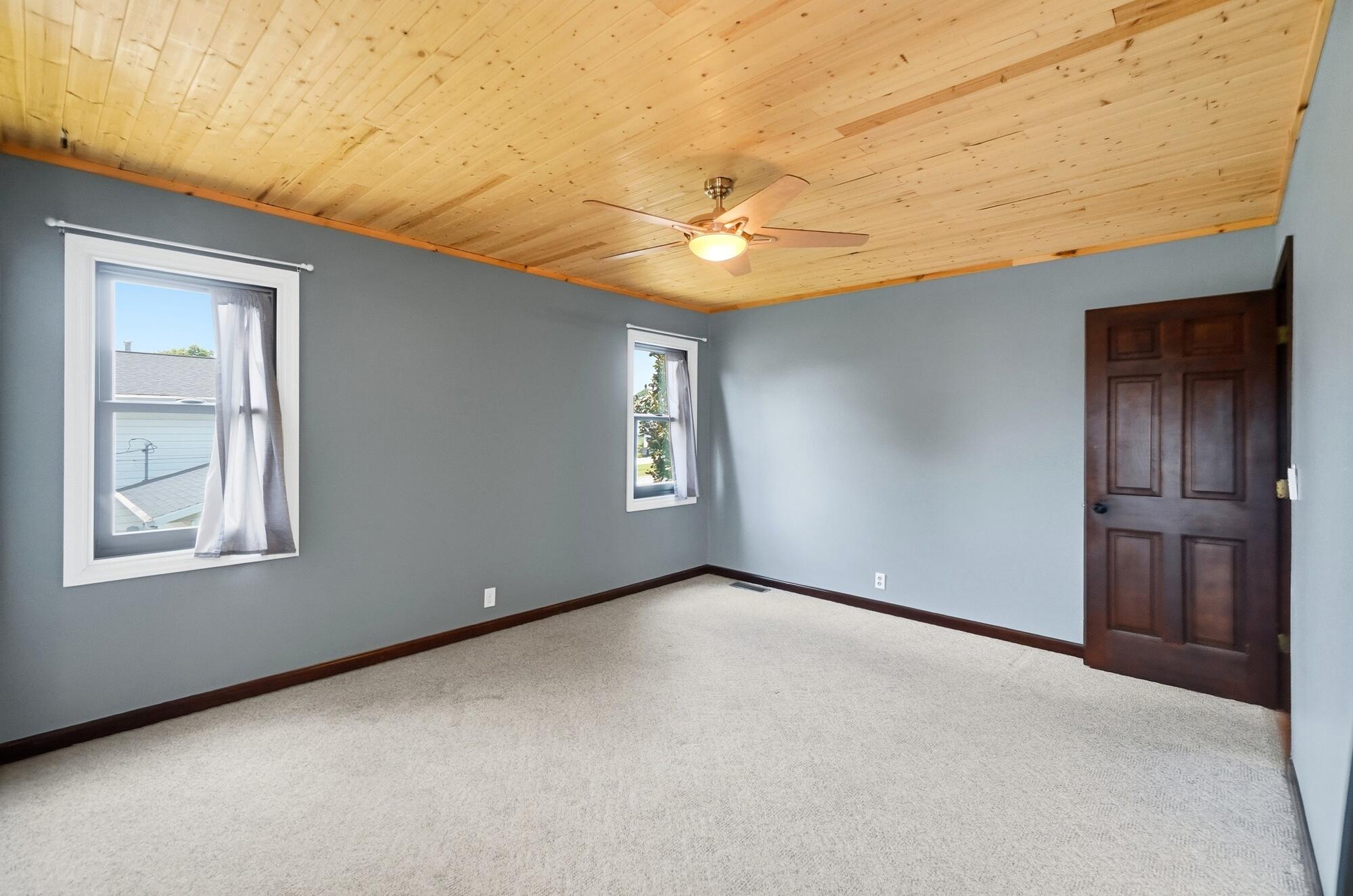 813 Circle, Wapakoneta, Ohio 45895