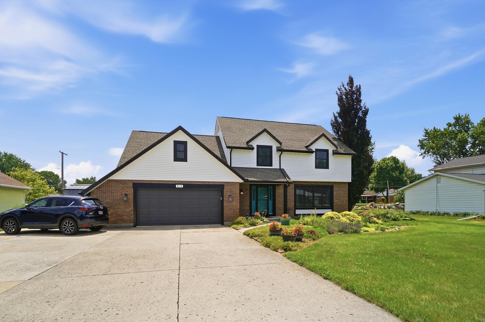 813 Circle, Wapakoneta, Ohio 45895