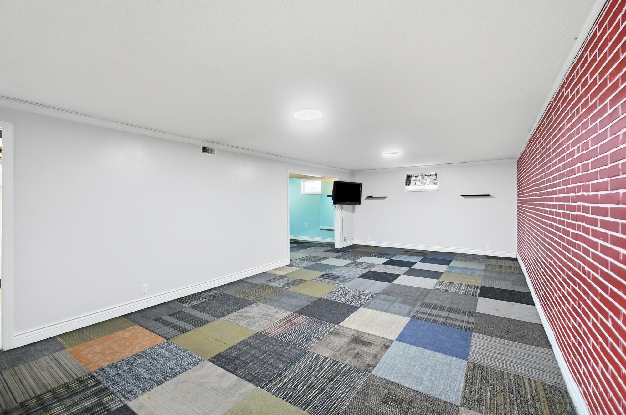 813 Circle, Wapakoneta, Ohio 45895