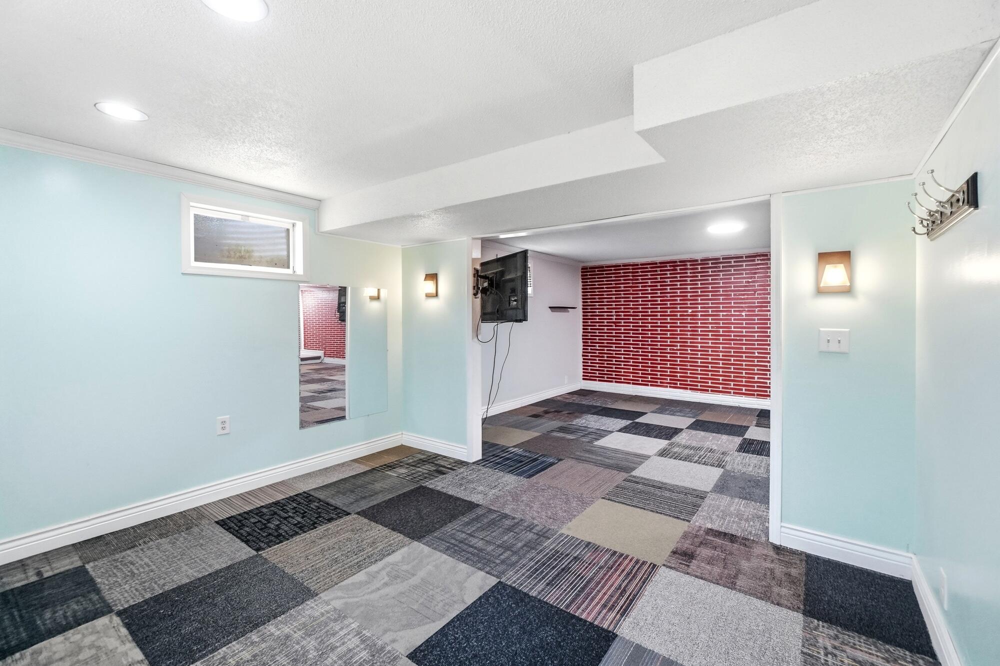 813 Circle, Wapakoneta, Ohio 45895