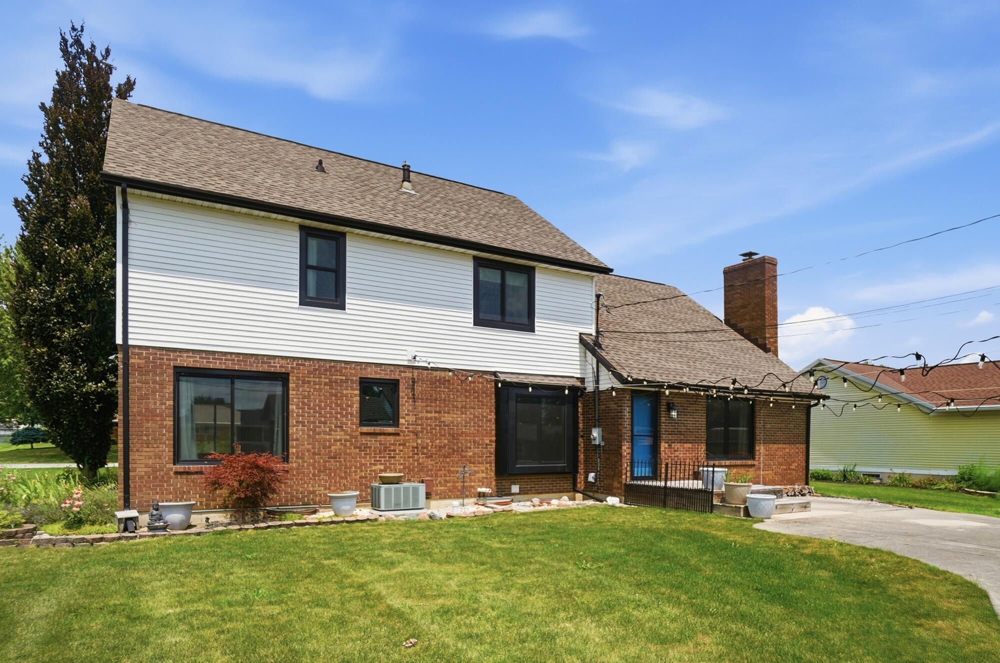 813 Circle, Wapakoneta, Ohio 45895