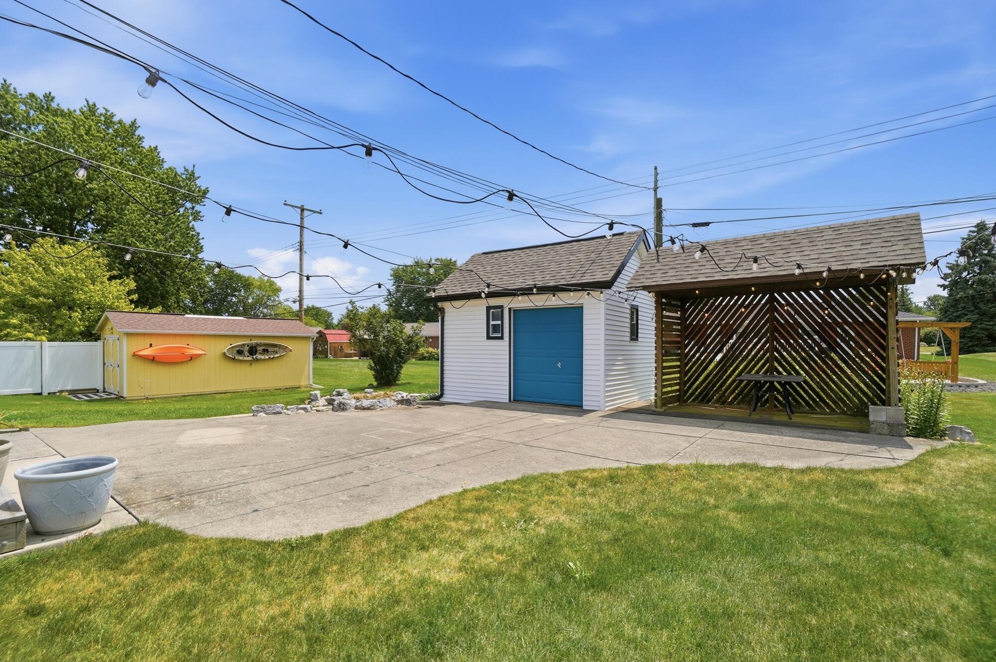 813 Circle, Wapakoneta, Ohio 45895
