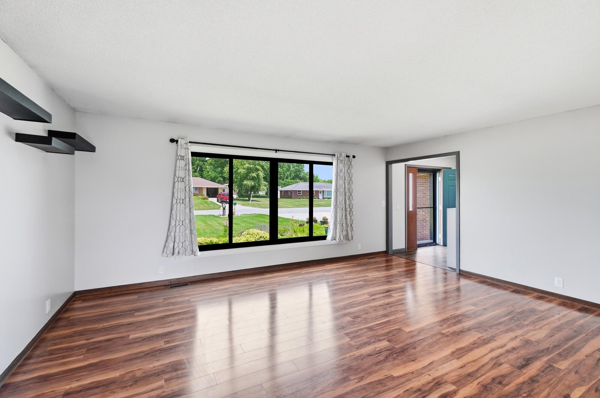 813 Circle, Wapakoneta, Ohio 45895