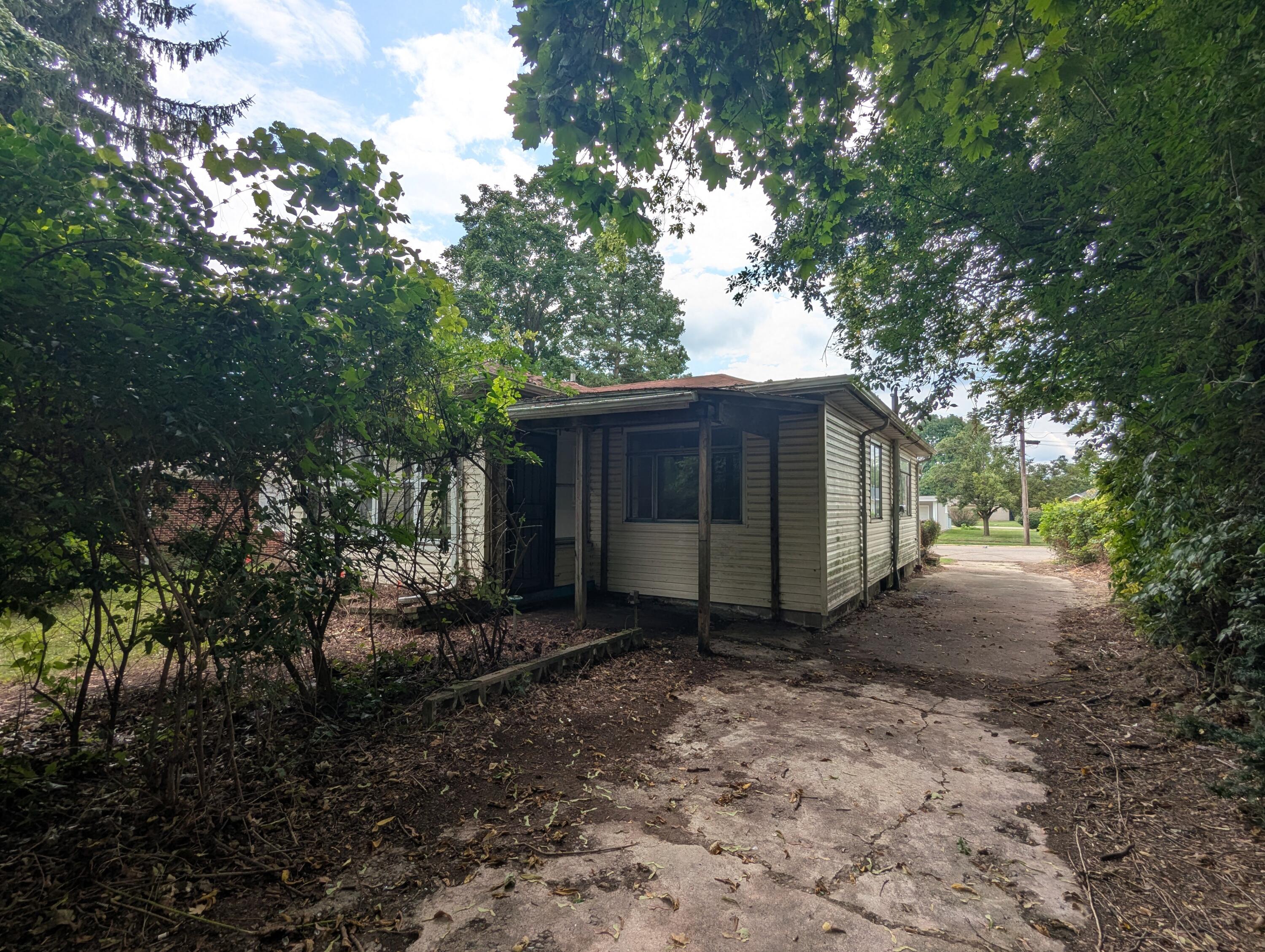 236 Singer, Springfield, Ohio 45506