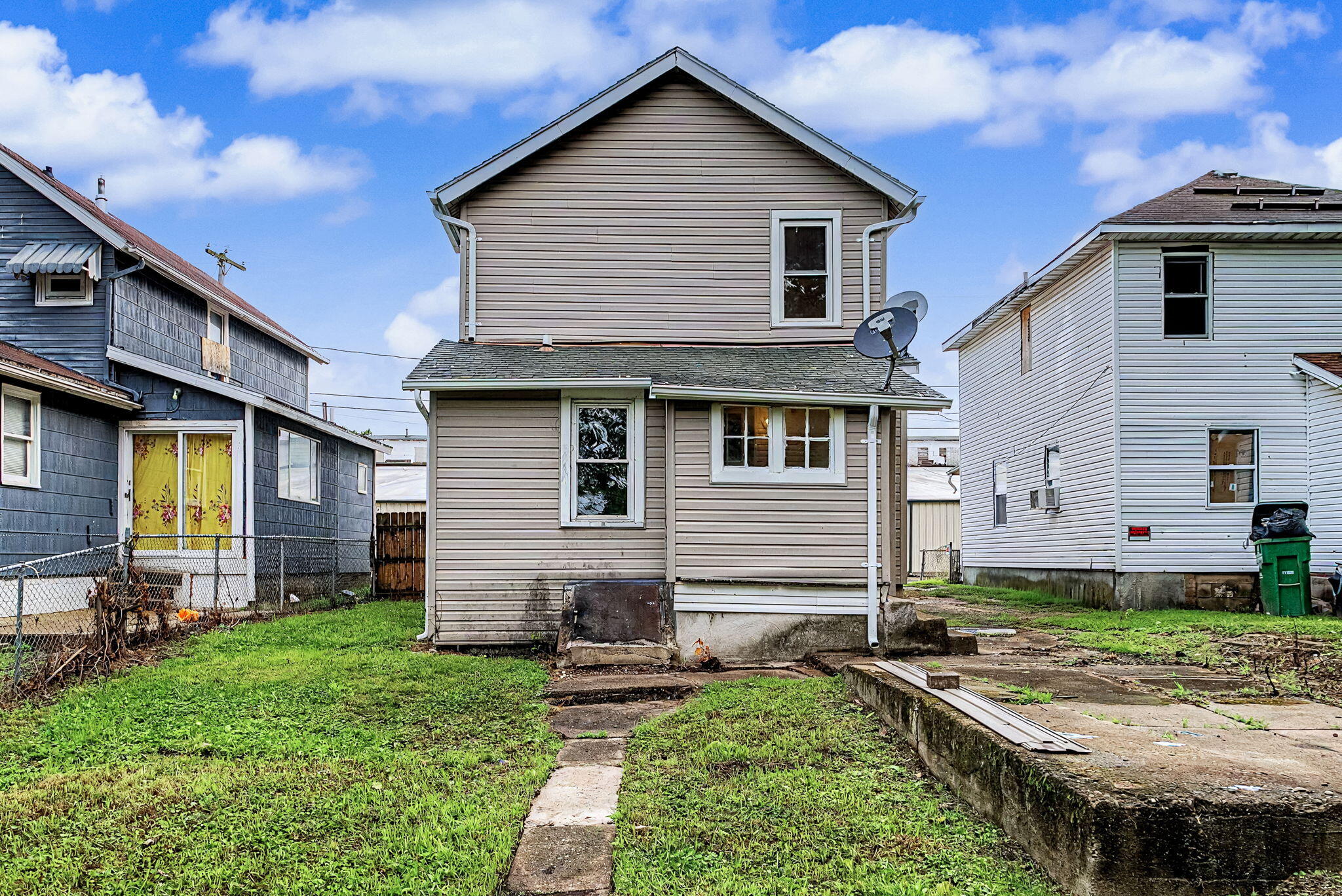 863 Sherman, Springfield, Ohio 45503
