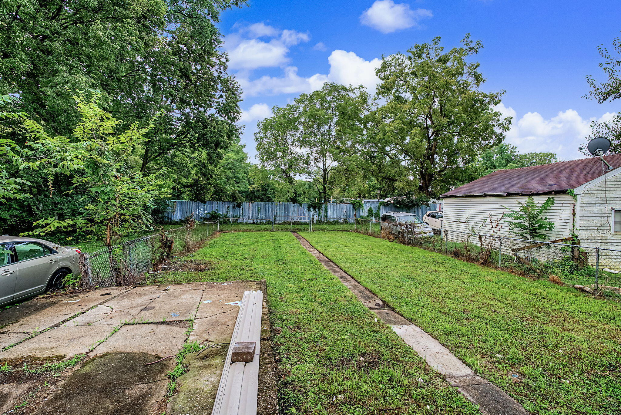 863 Sherman, Springfield, Ohio 45503