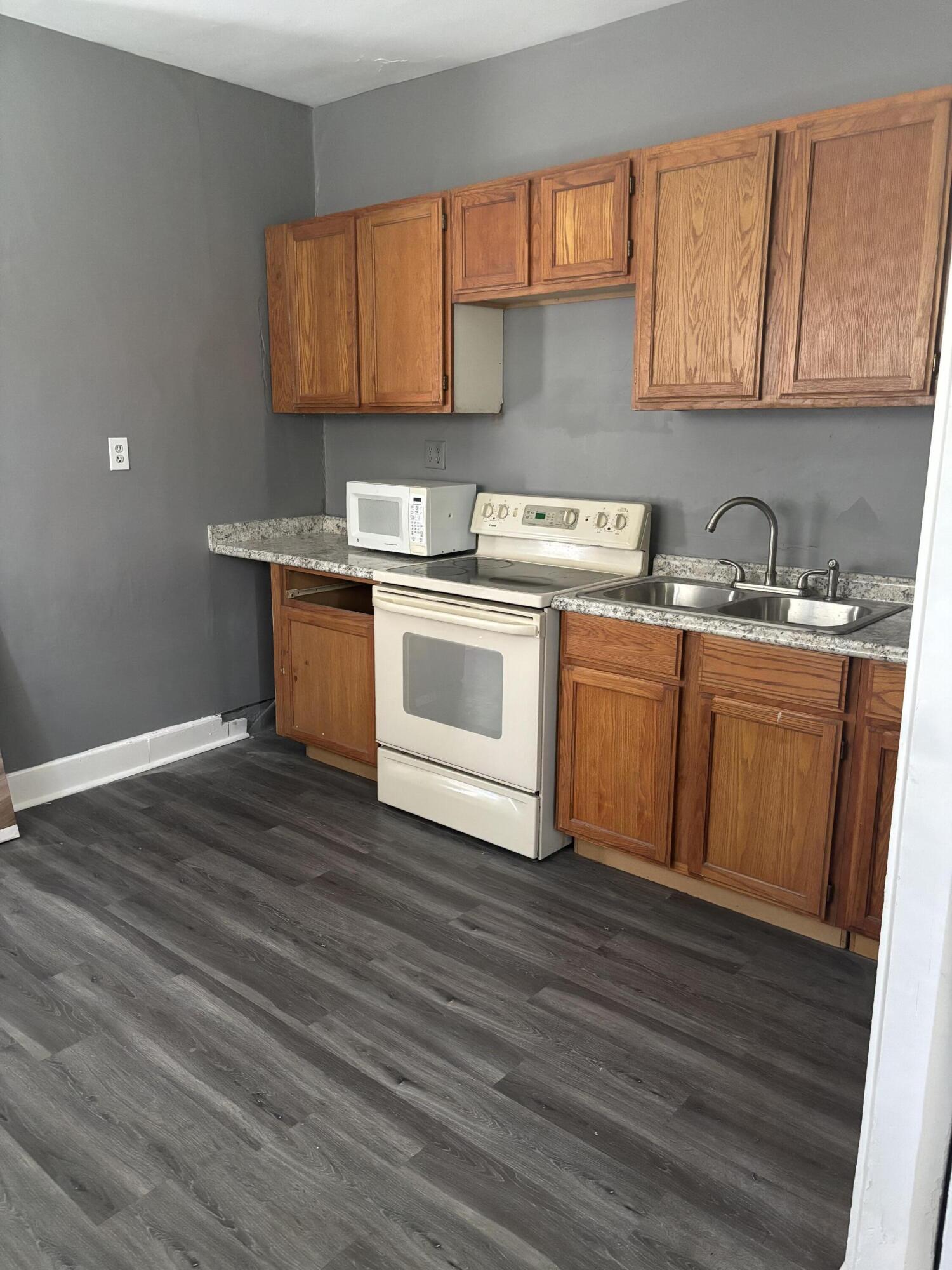1628 Woodward, Springfield, Ohio 45506