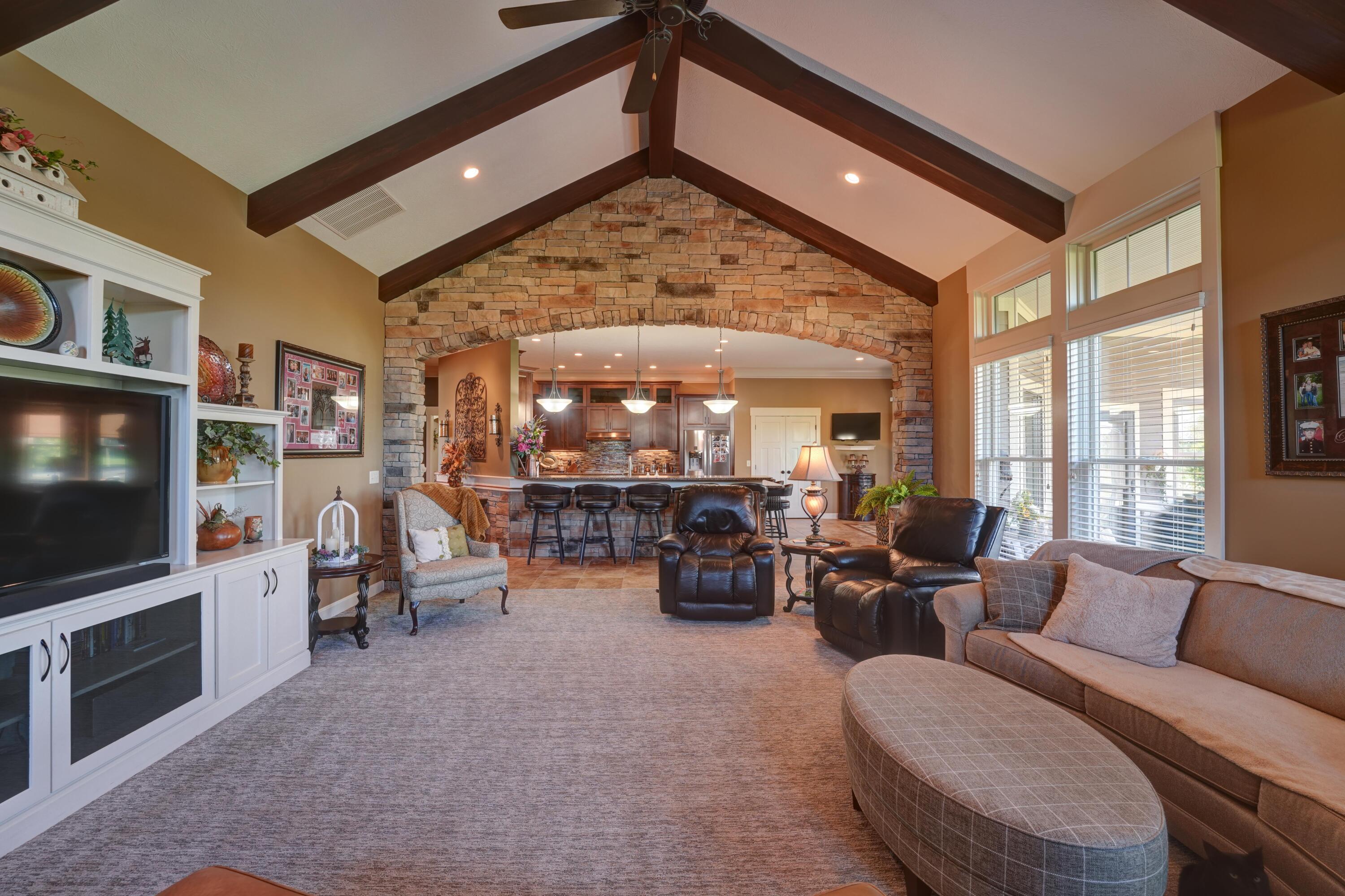6414 Willow Lake, Greenville, Ohio 45331