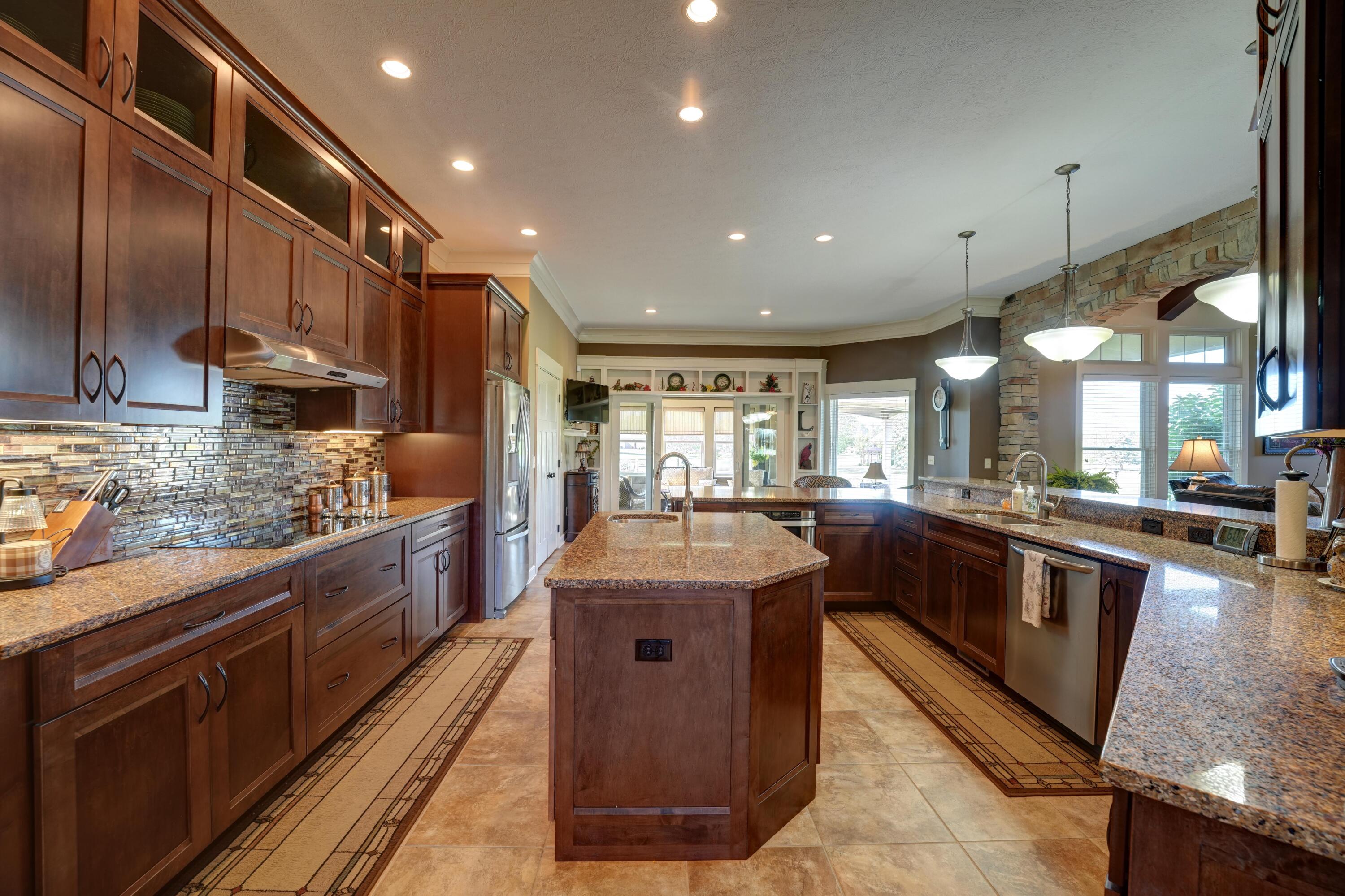 6414 Willow Lake, Greenville, Ohio 45331