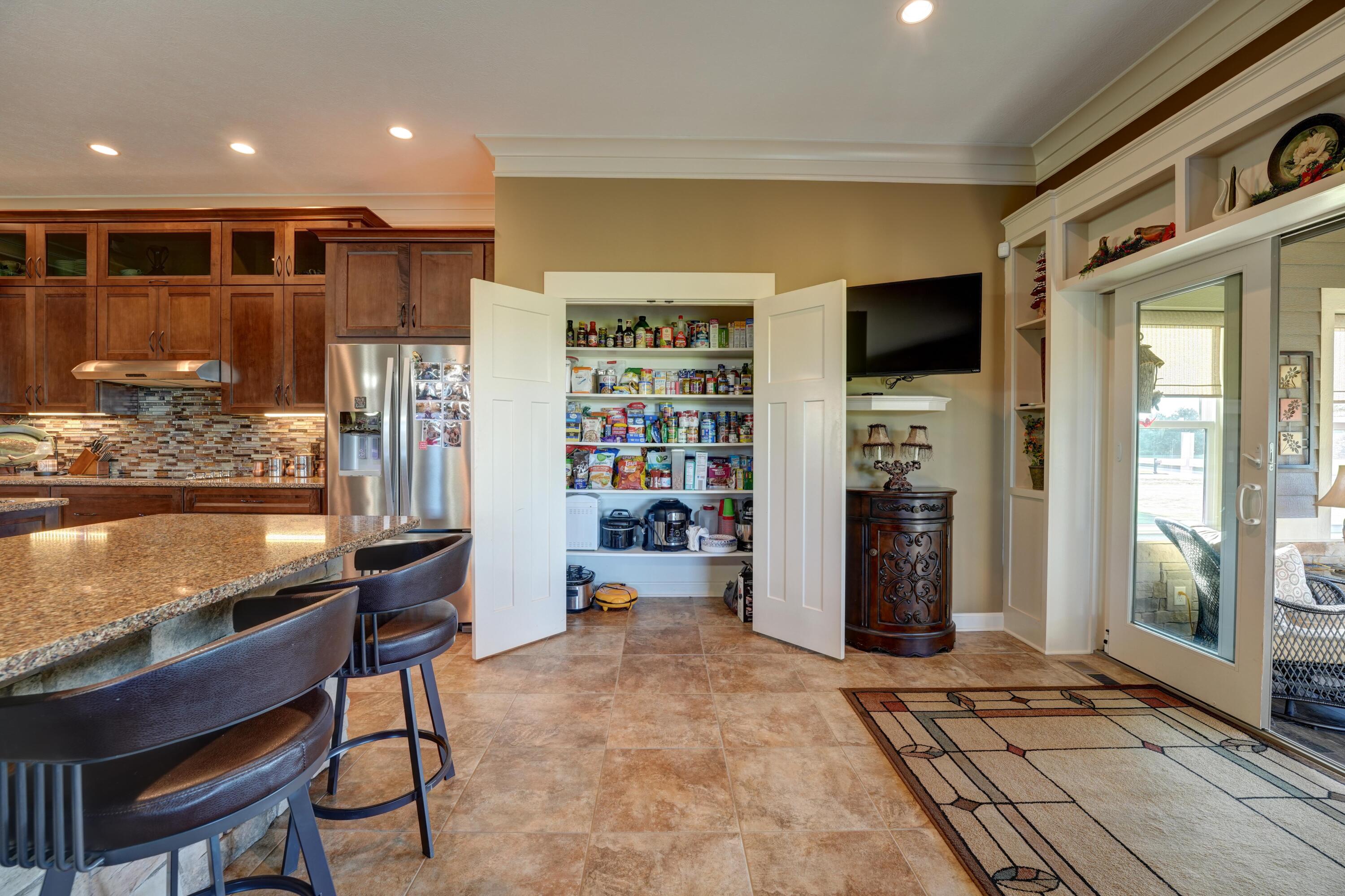 6414 Willow Lake, Greenville, Ohio 45331