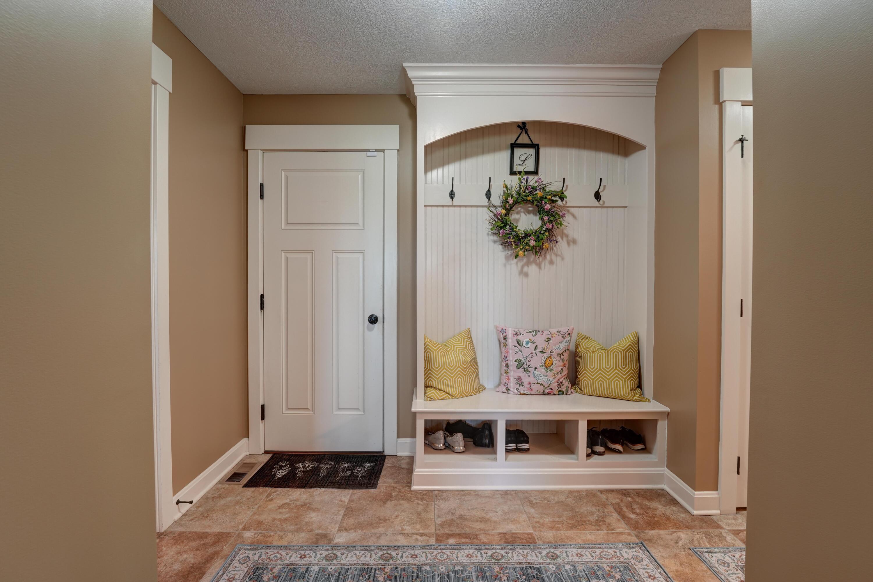 6414 Willow Lake, Greenville, Ohio 45331